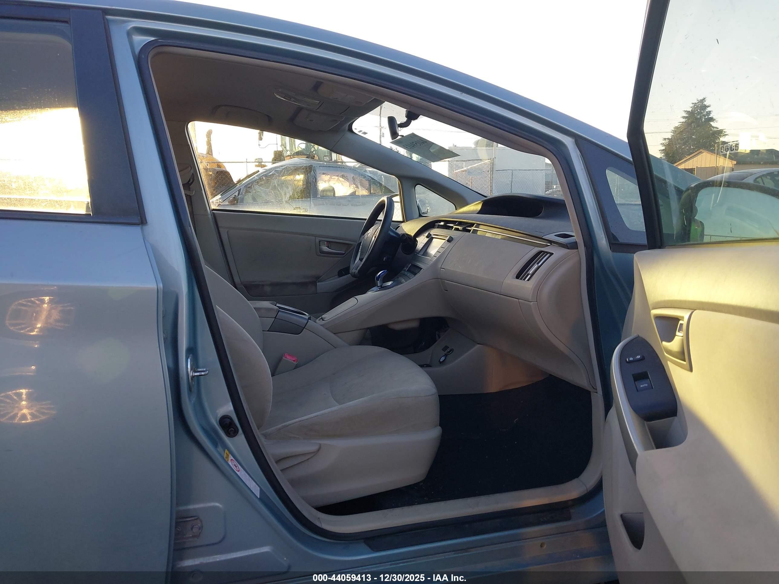 TOYOTA PRIUS image 5