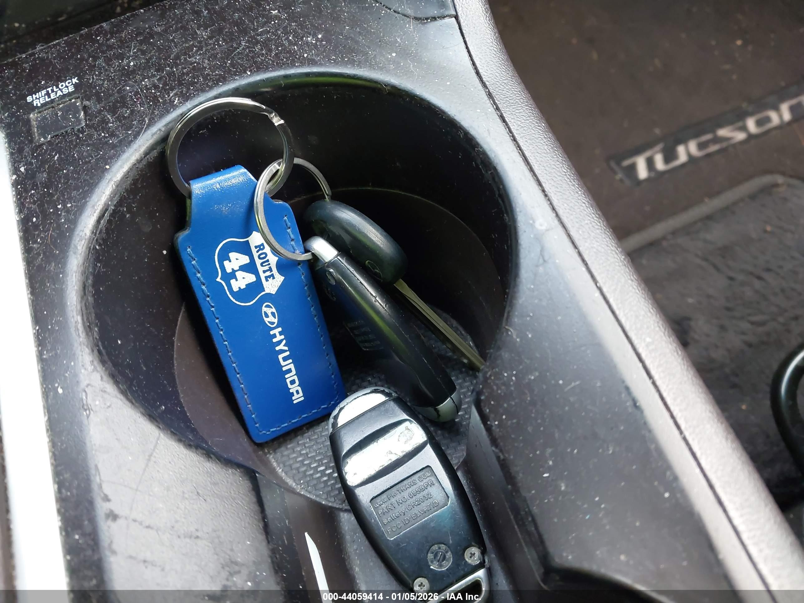HYUNDAI TUCSON image 11