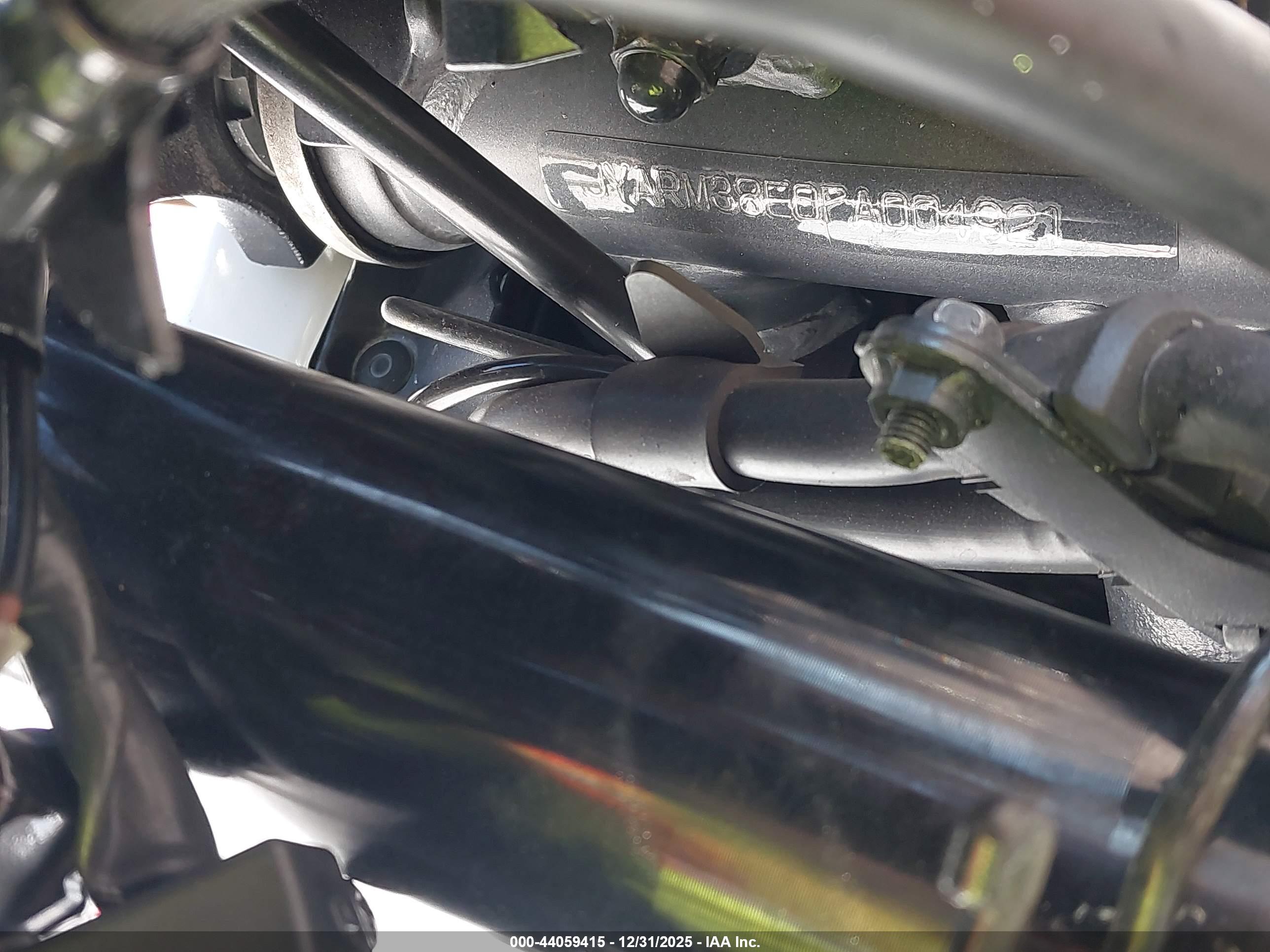 YAMAHA YZFR7 image 10
