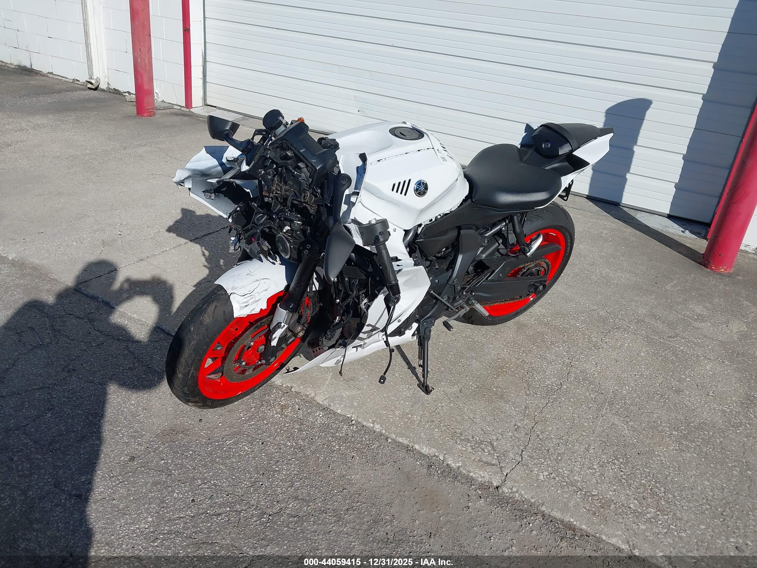 YAMAHA YZFR7 image 2