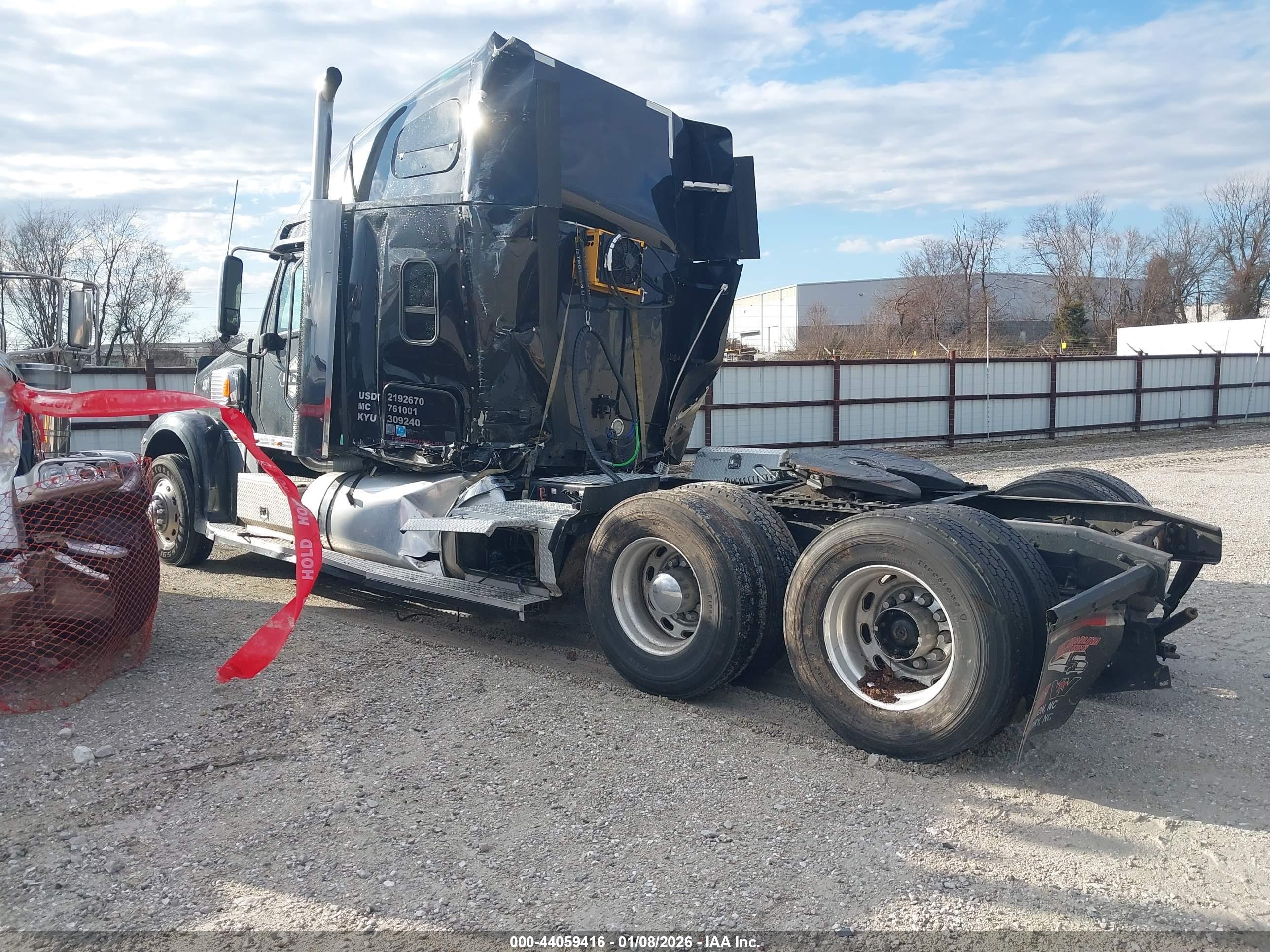 FREIGHTLINER CONVENTIONAL image 3