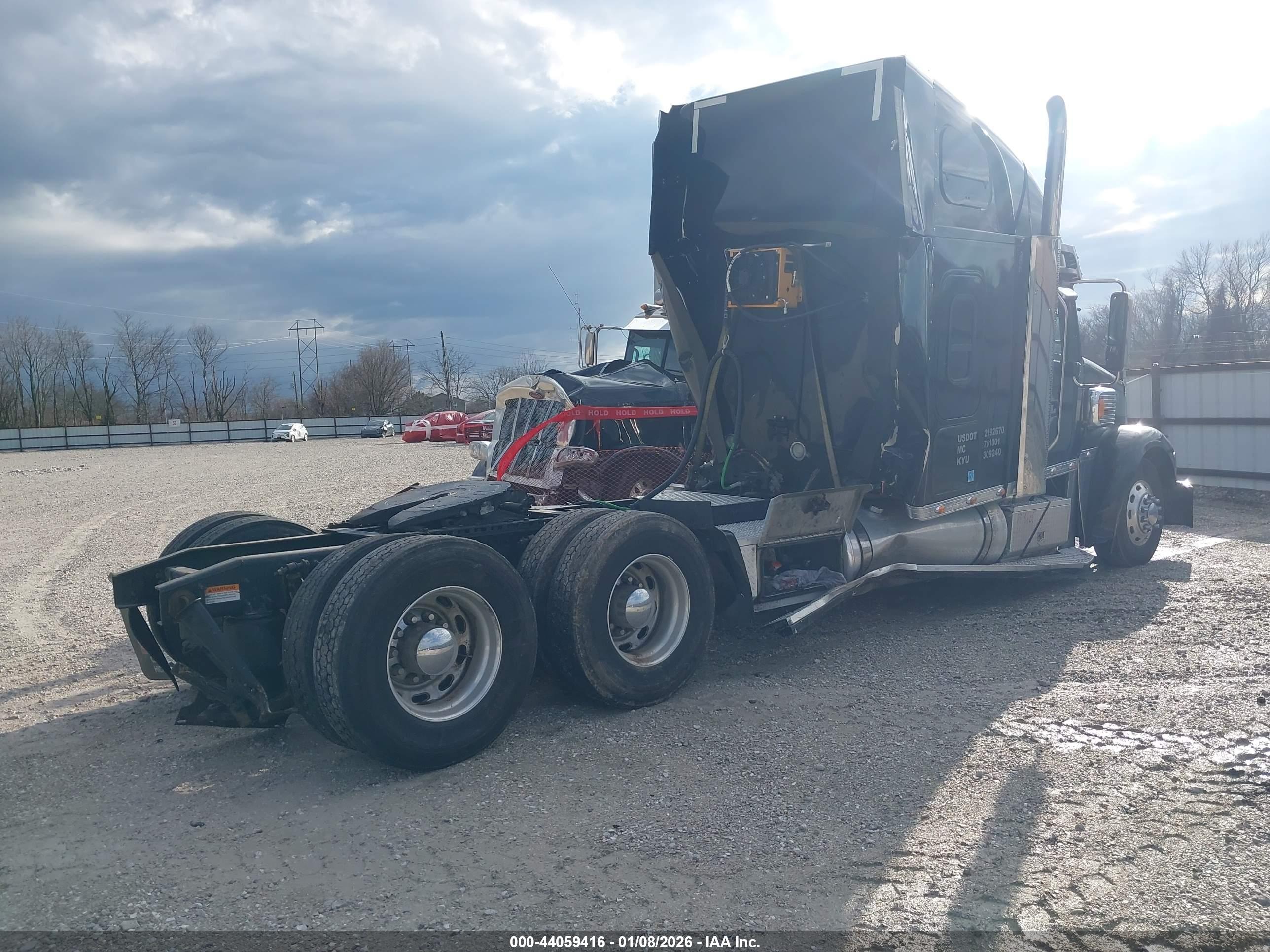 FREIGHTLINER CONVENTIONAL image 4