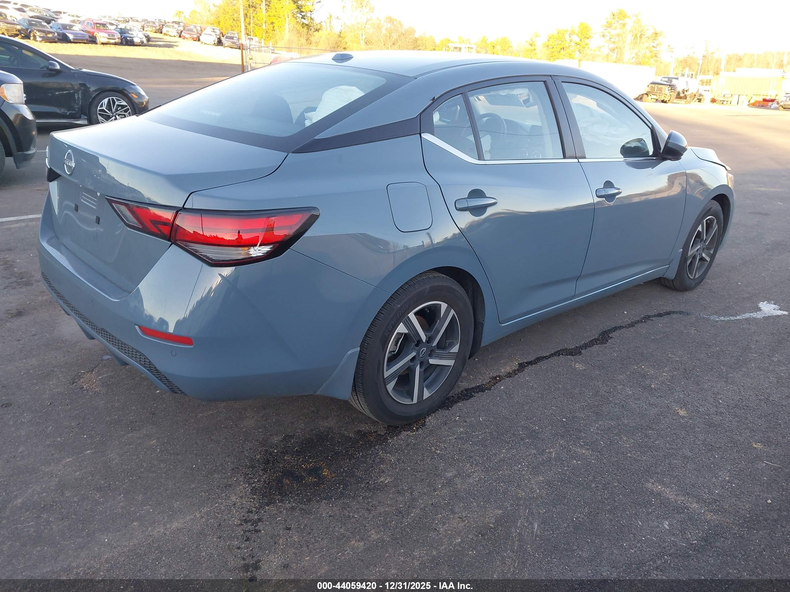 NISSAN SENTRA image 4