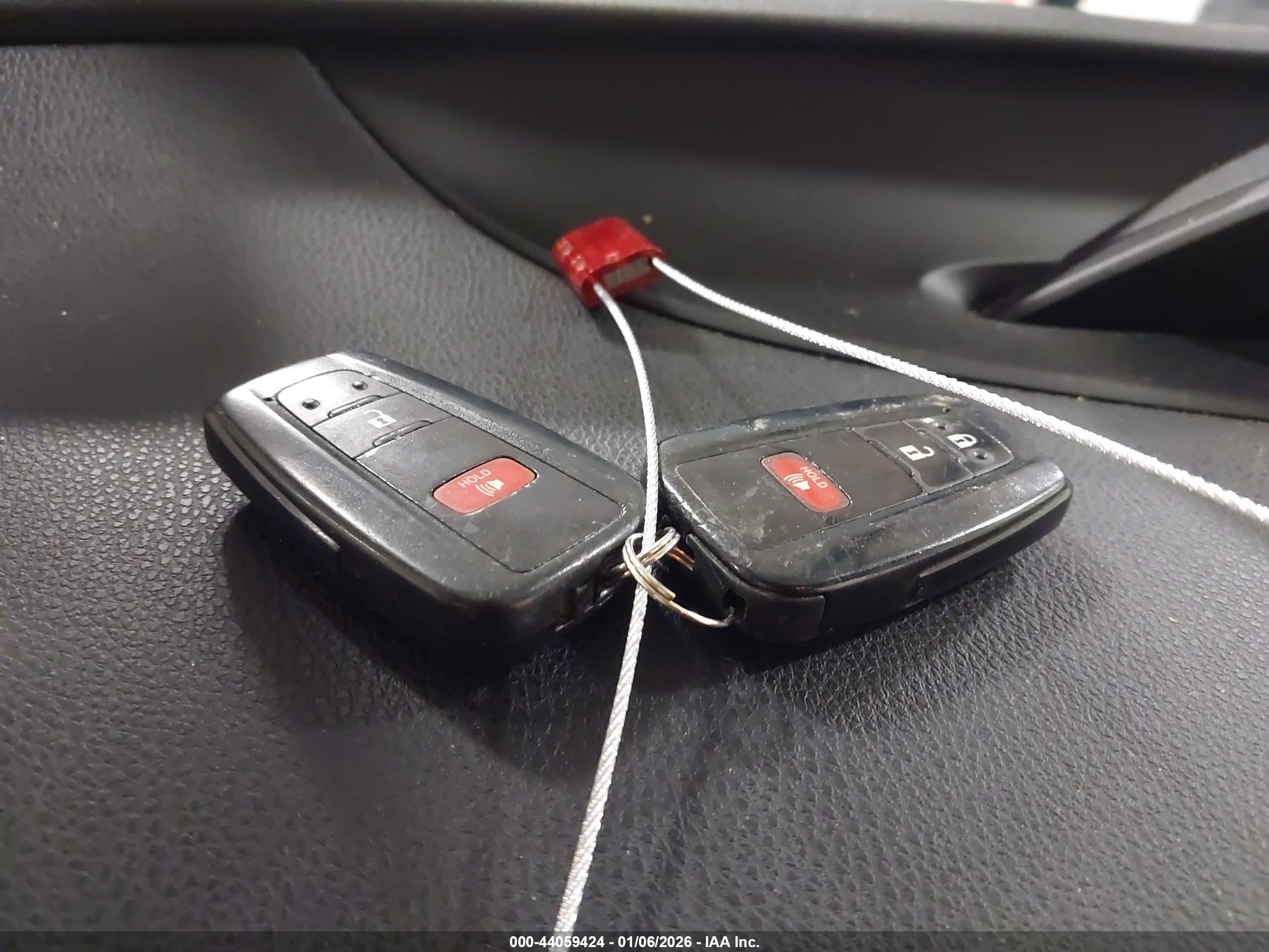 TOYOTA PRIUS image 11