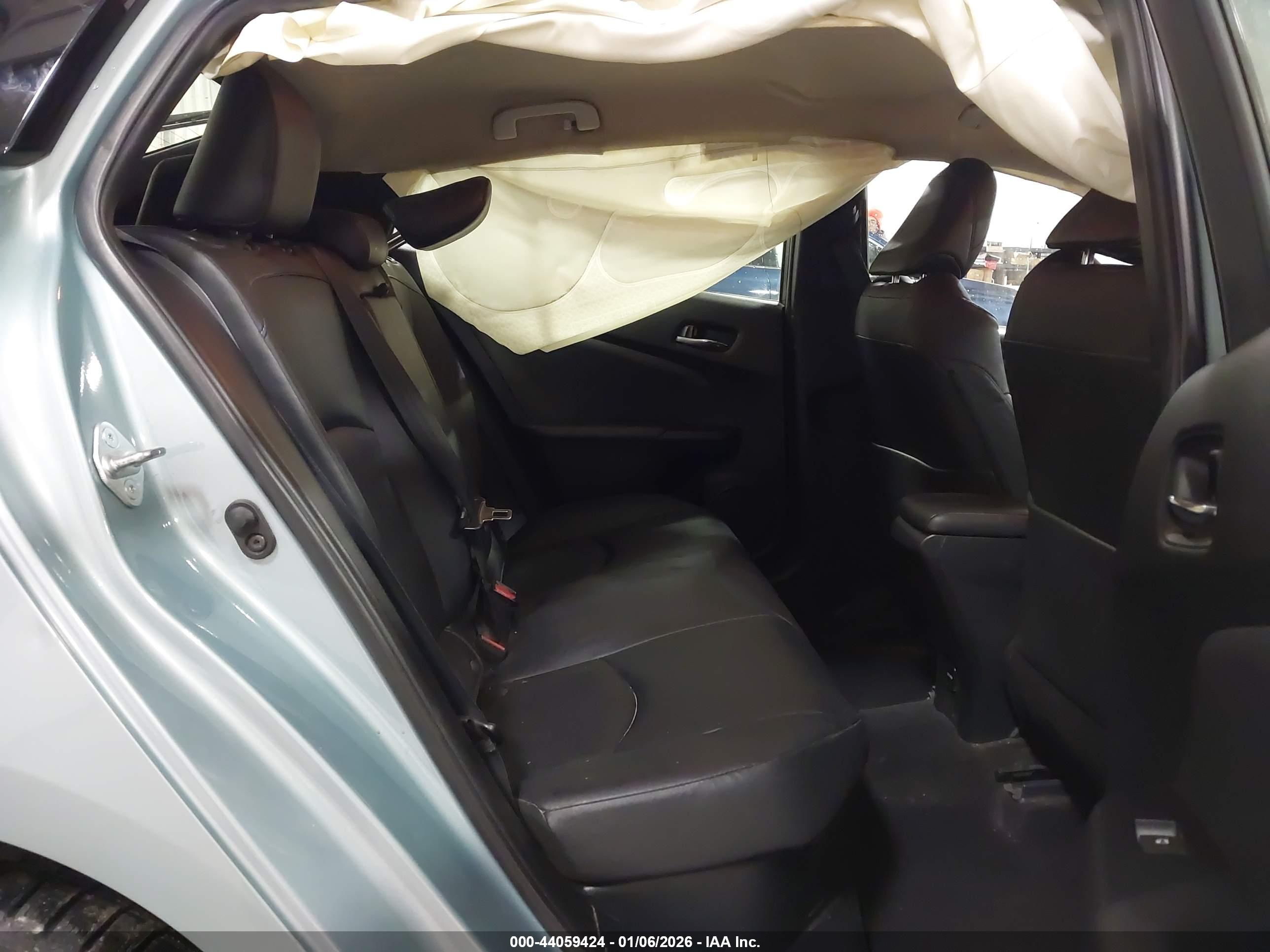 TOYOTA PRIUS image 8