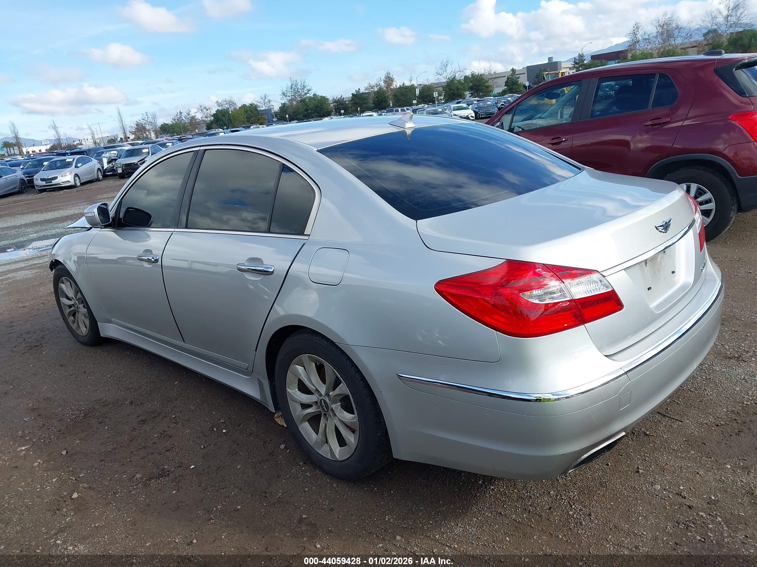 HYUNDAI GENESIS image 3