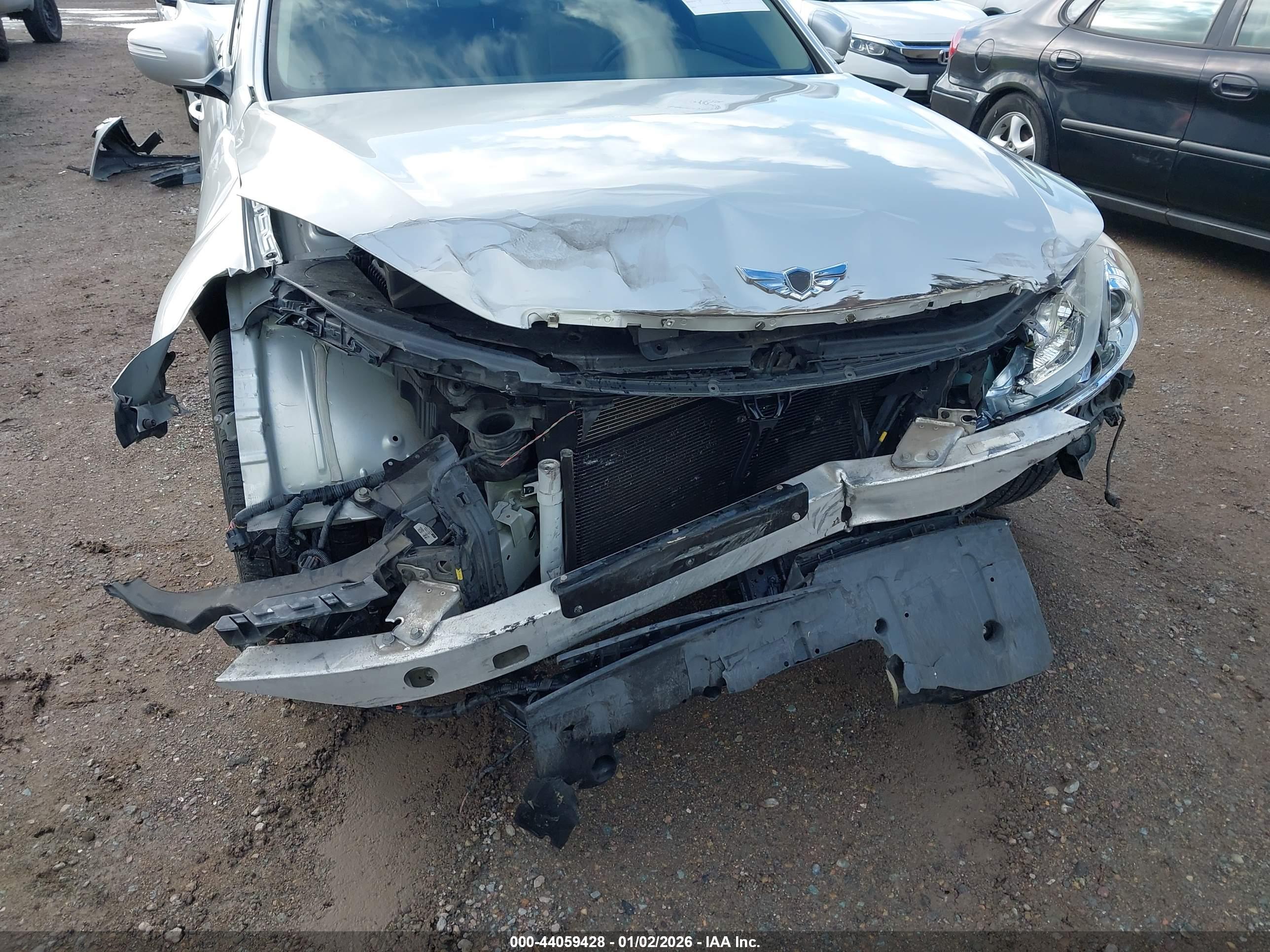 HYUNDAI GENESIS image 6