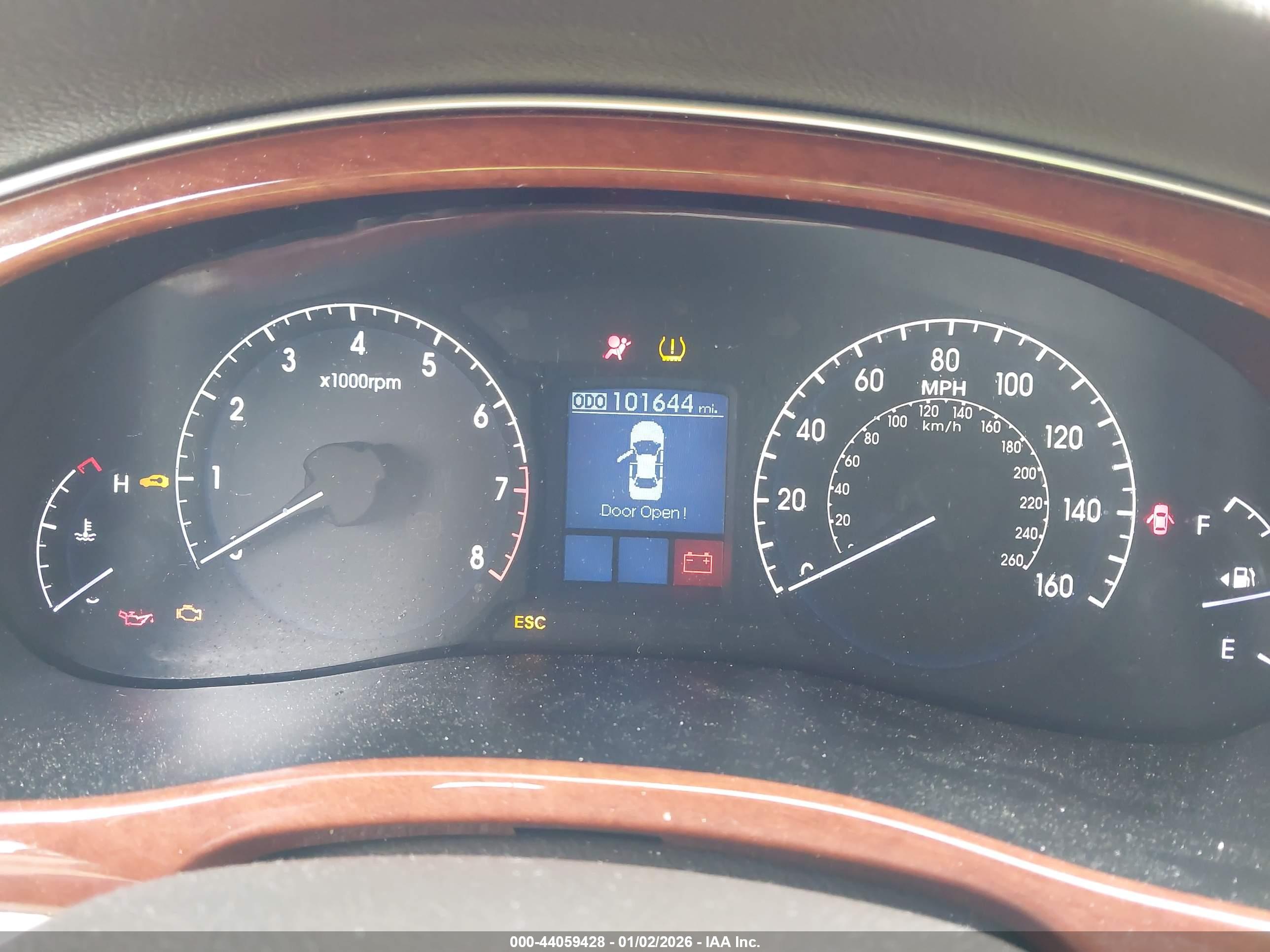 HYUNDAI GENESIS image 7