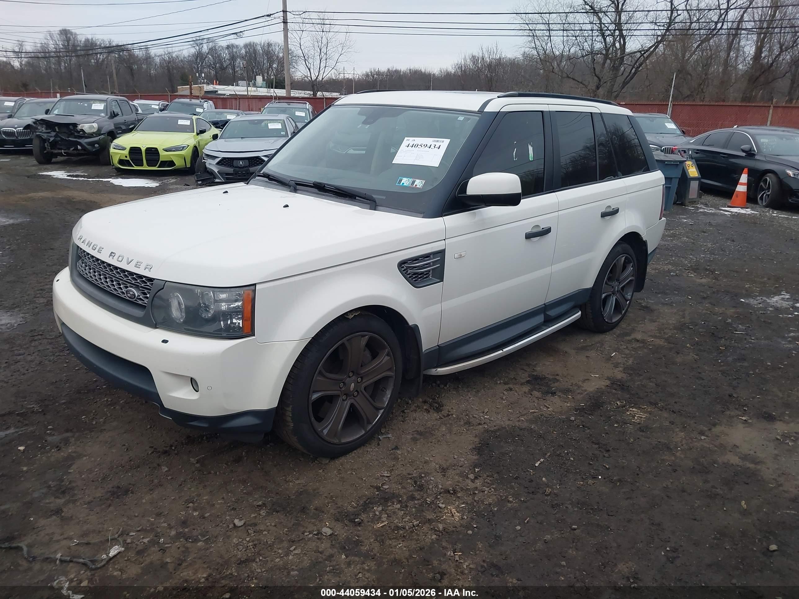 LAND ROVER image 2
