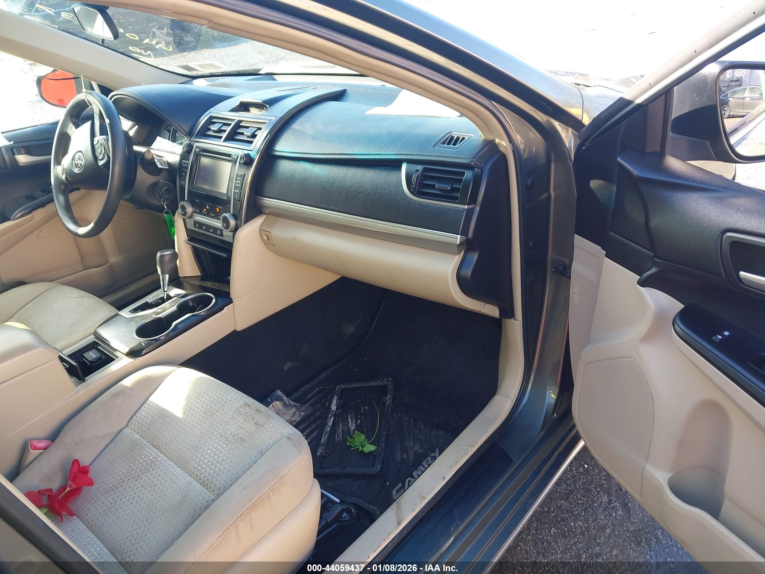 TOYOTA CAMRY image 5