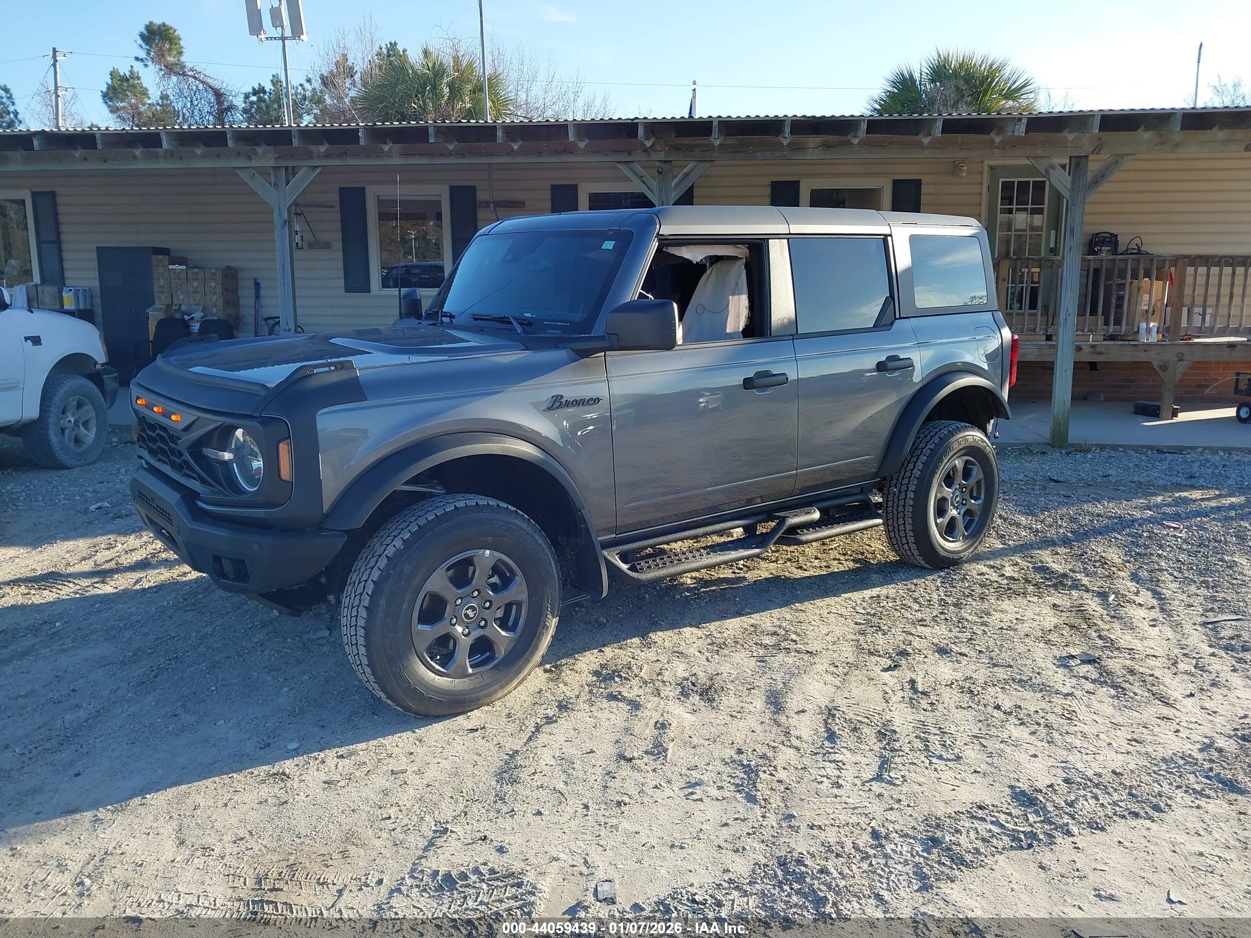 FORD BRONCO image 2