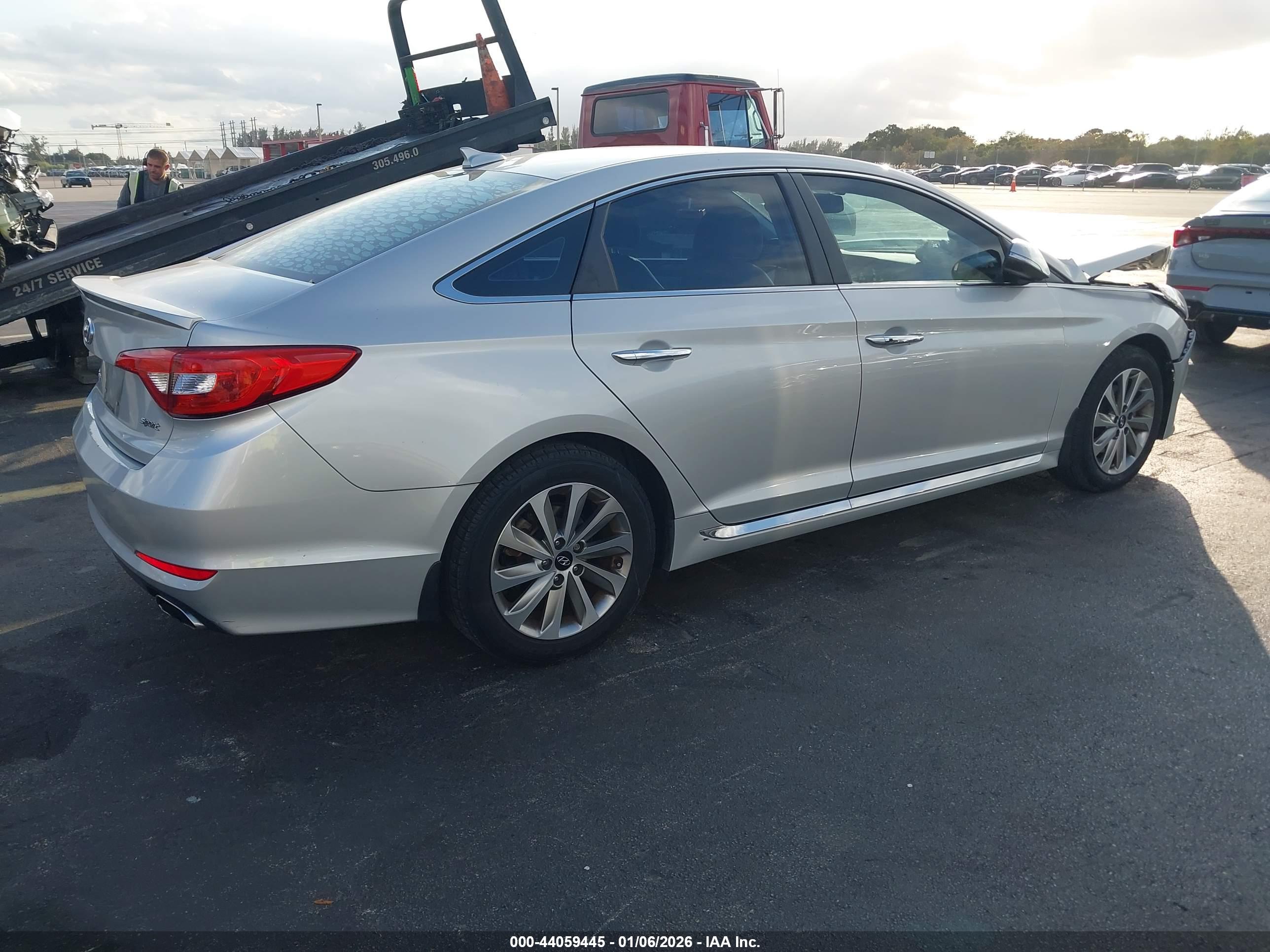 HYUNDAI SONATA image 4