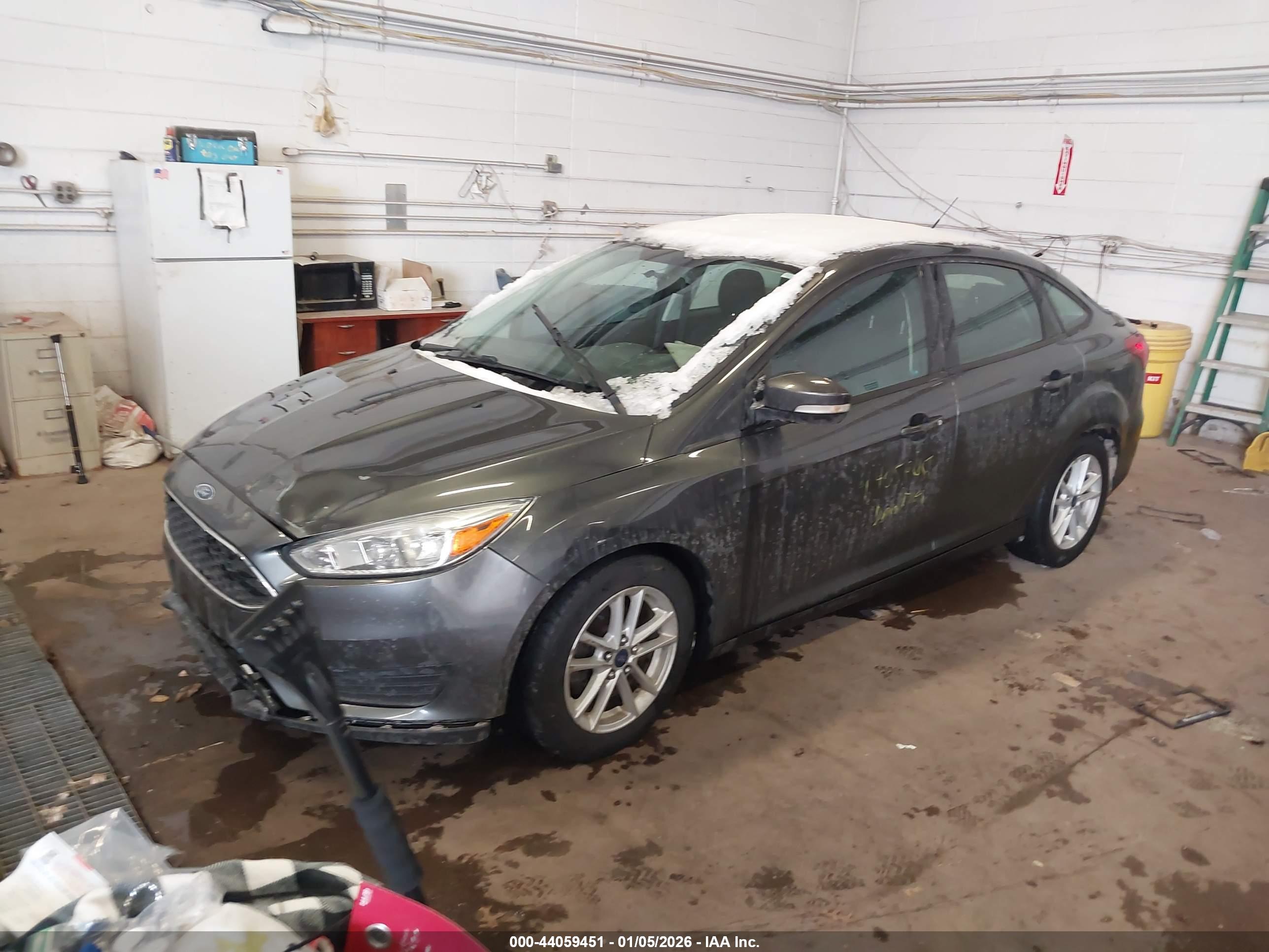 FORD FOCUS image 2