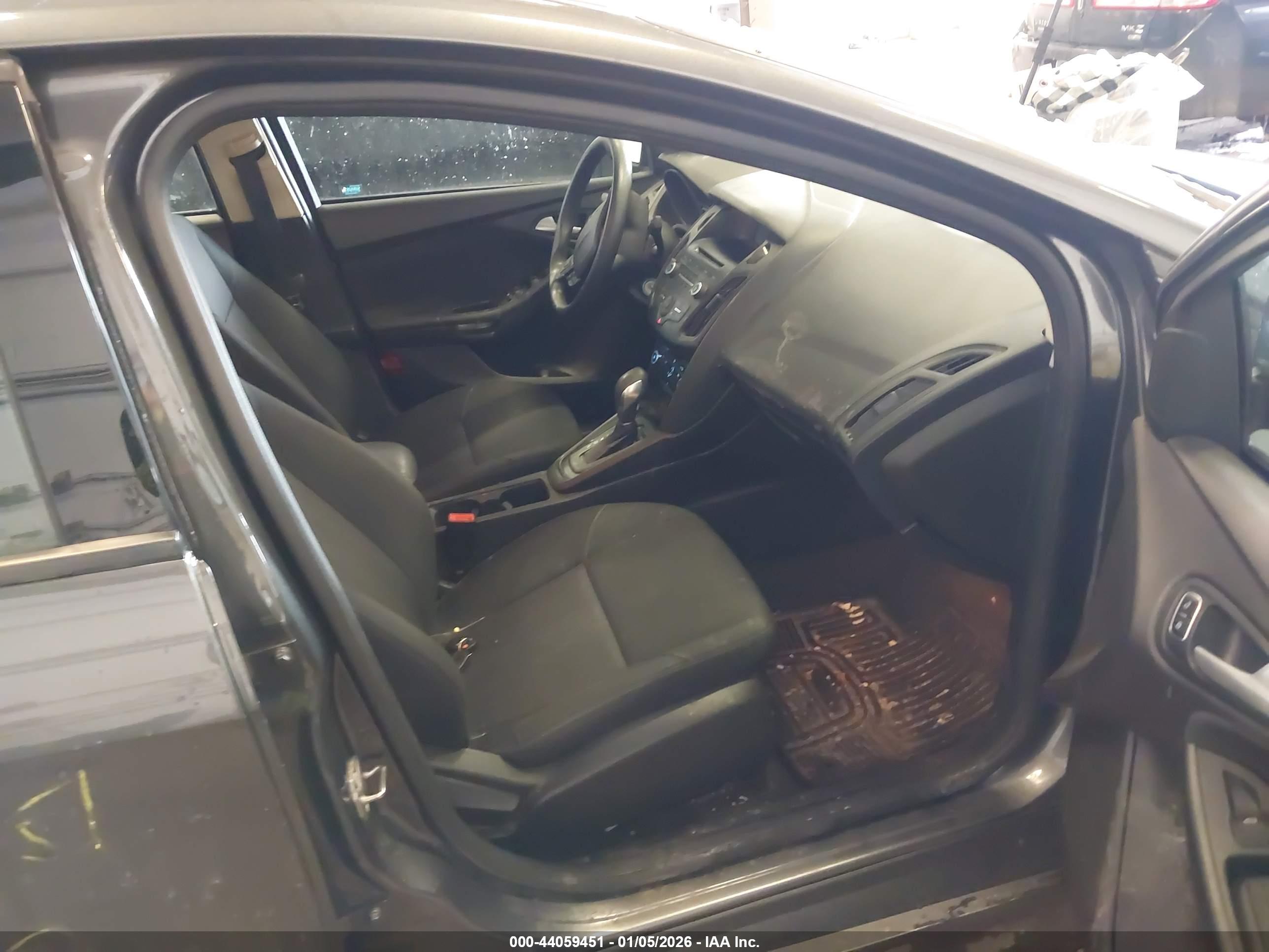 FORD FOCUS image 5