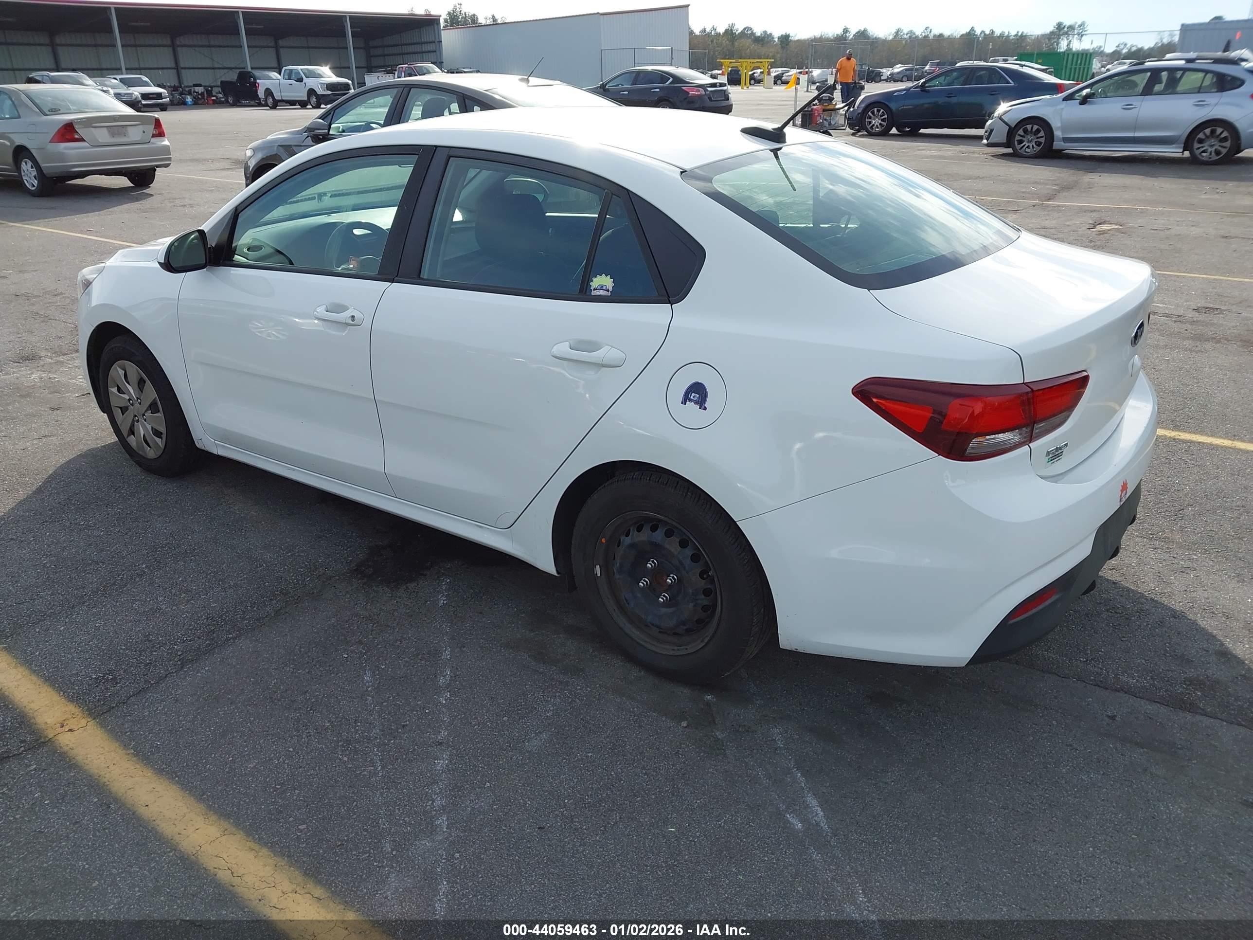 KIA RIO image 3