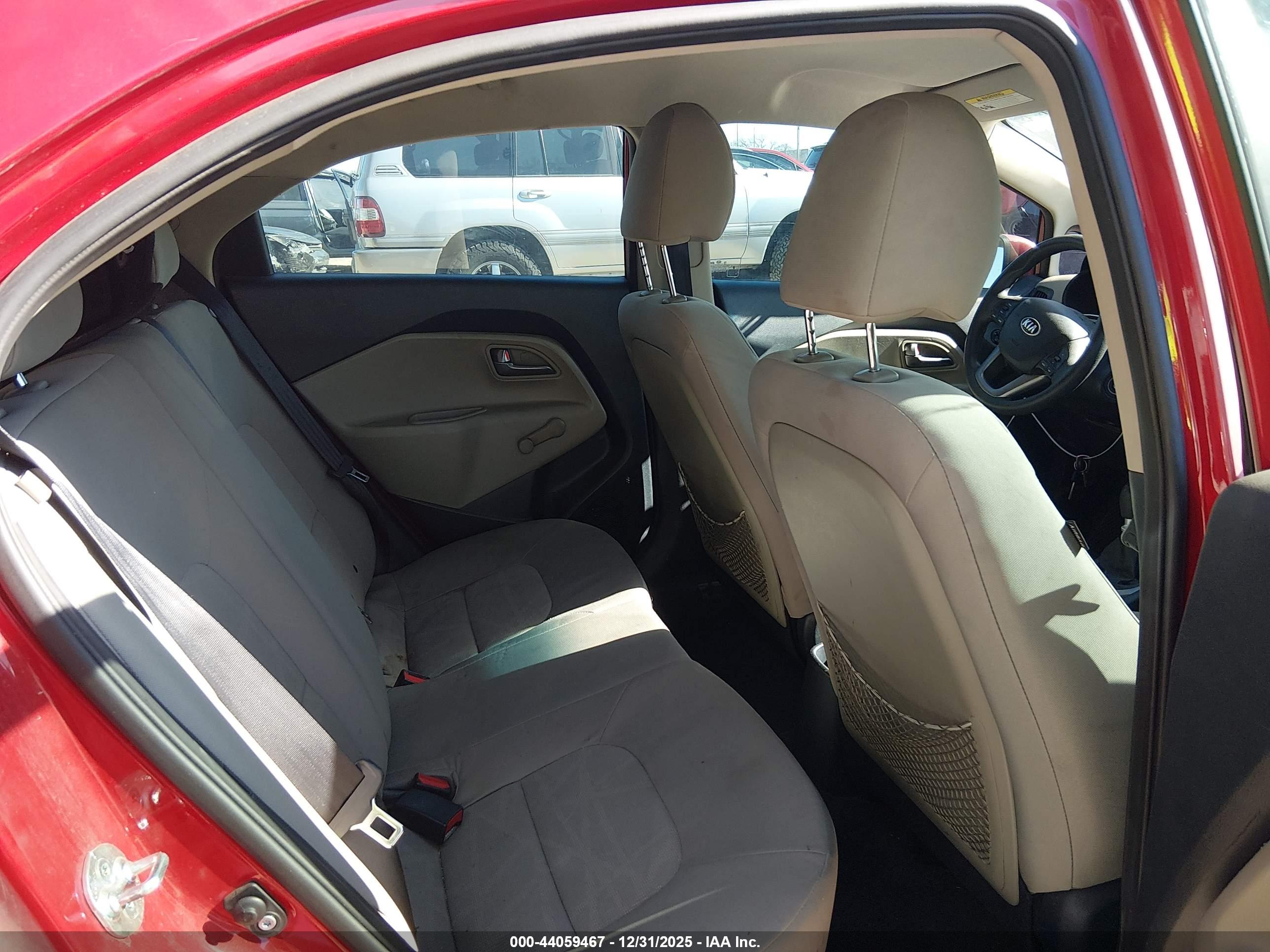 KIA RIO image 8