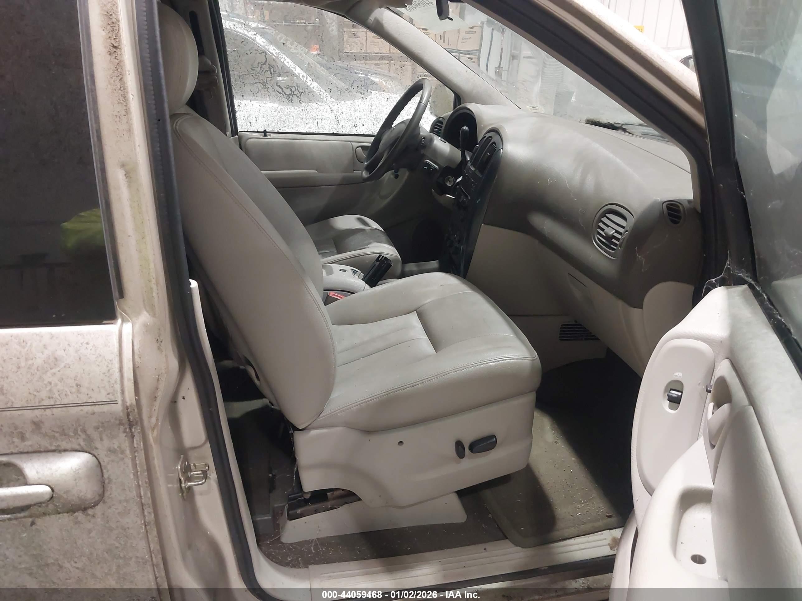 DODGE GRAND image 5