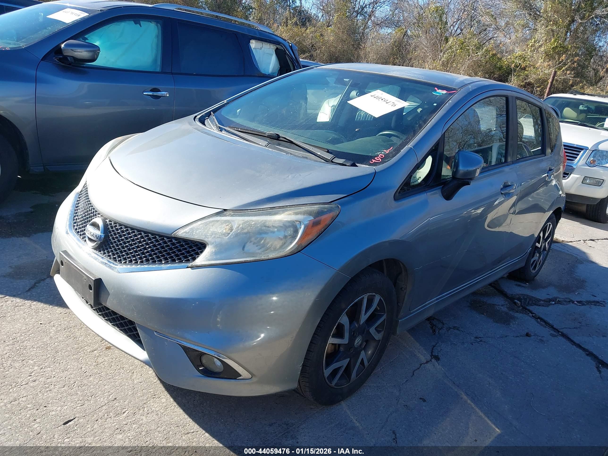 NISSAN VERSA image 2