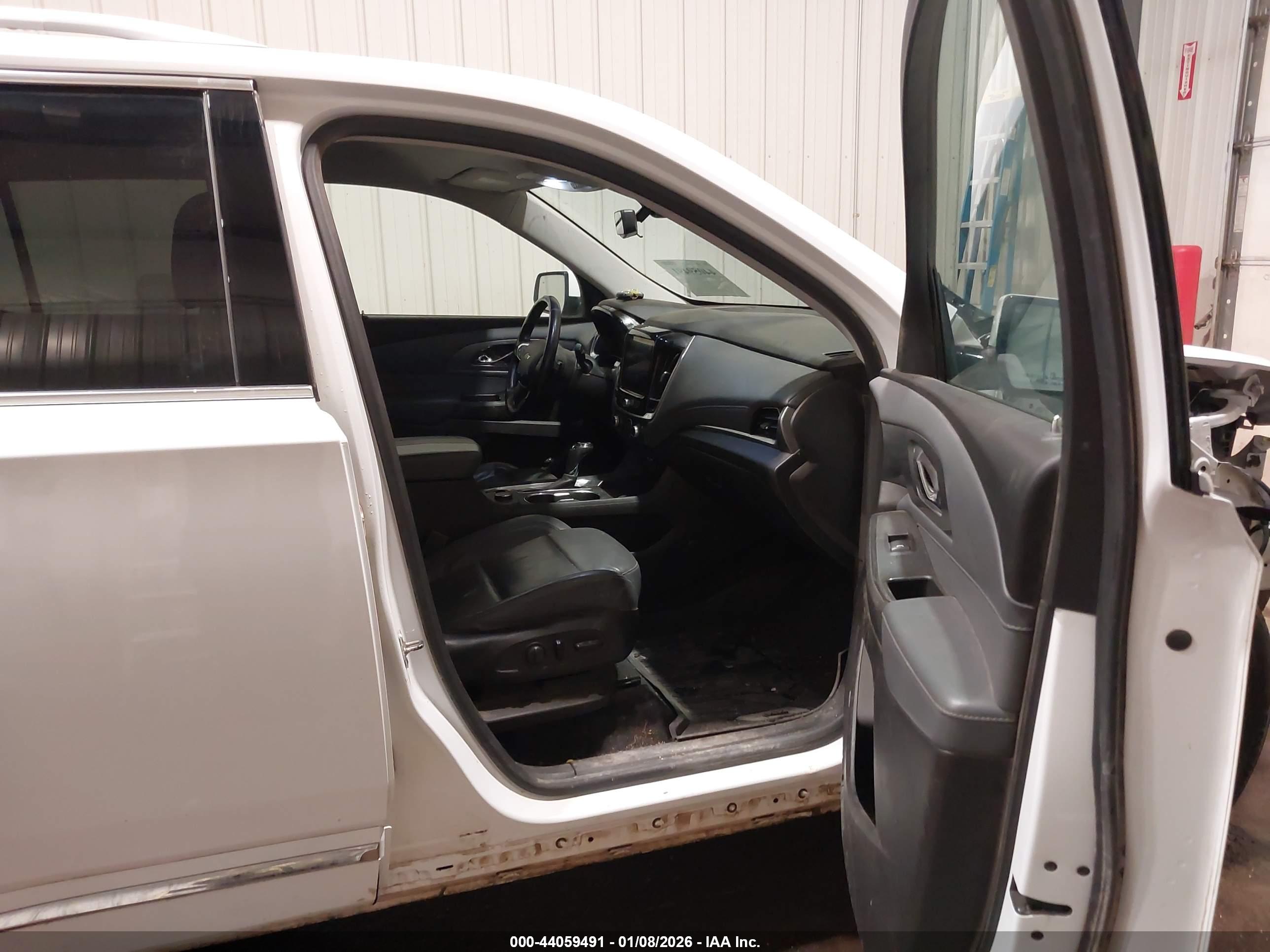 CHEVROLET TRAVERSE image 5