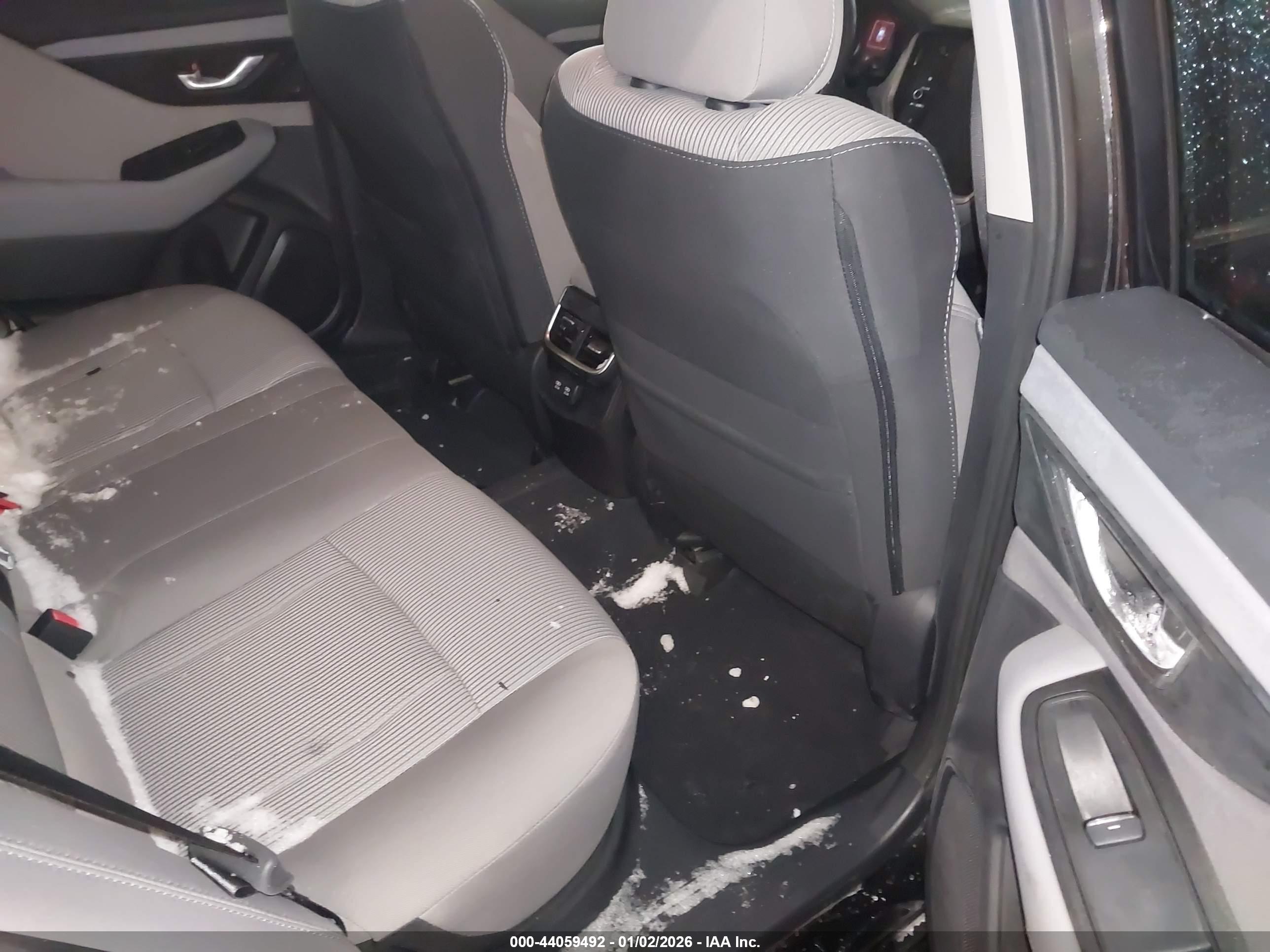 SUBARU LEGACY image 8