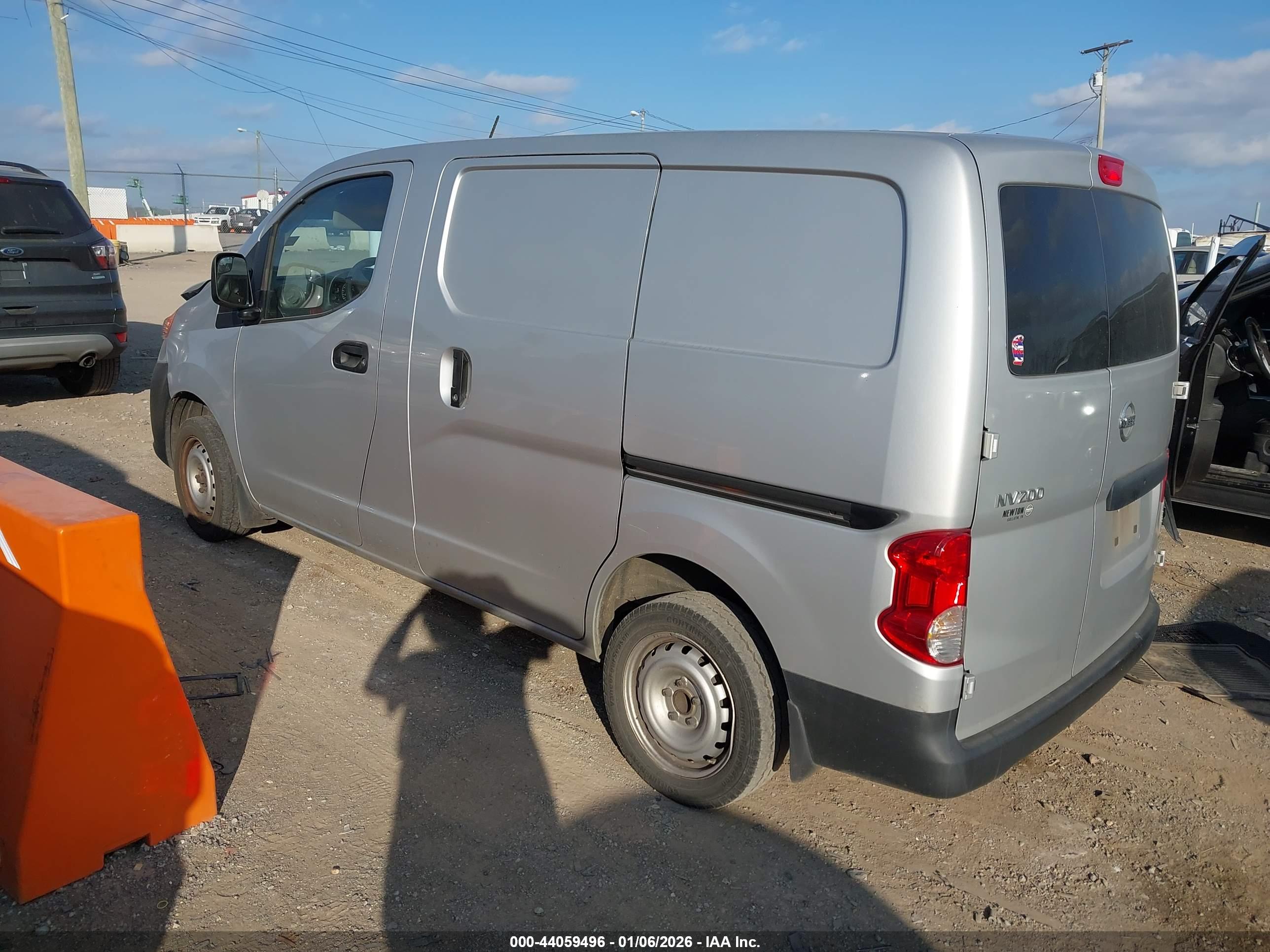 NISSAN NV200 image 3
