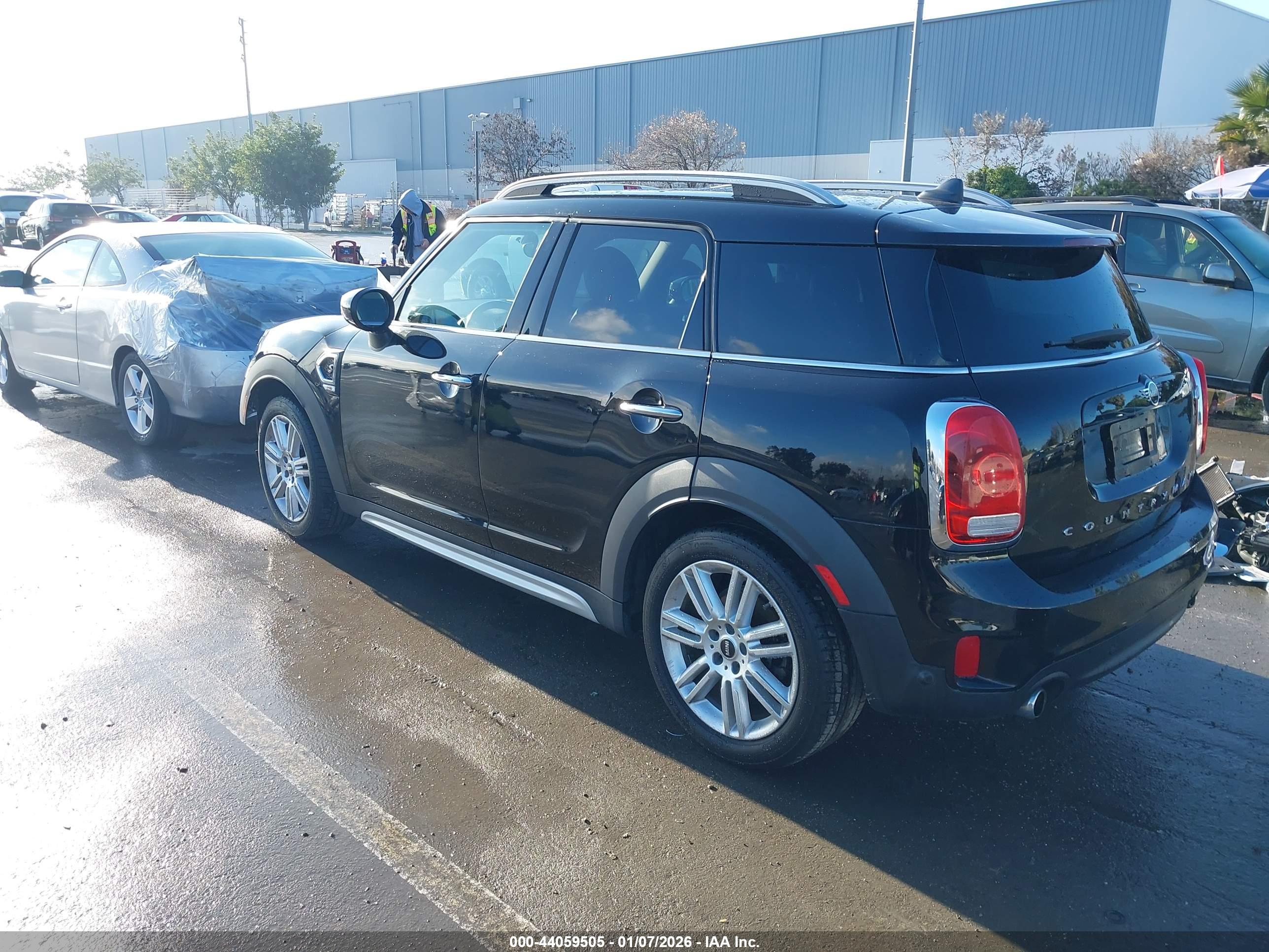 MINI COUNTRYMAN image 3