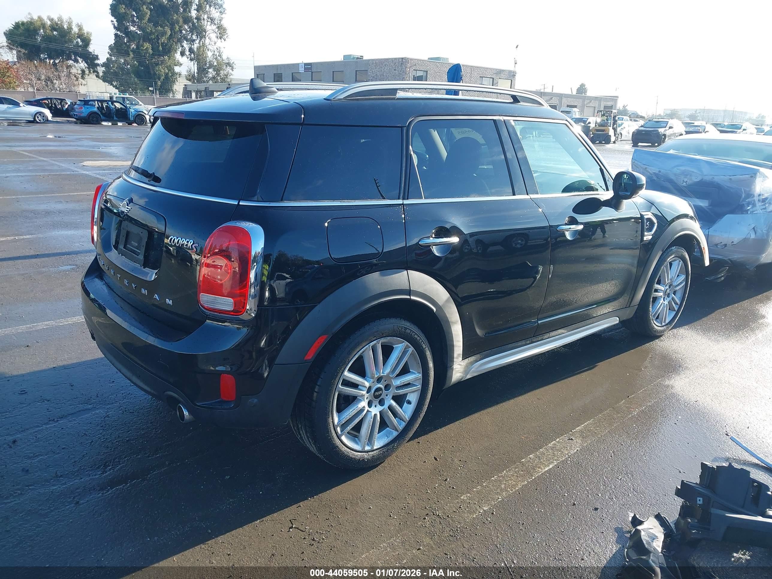 MINI COUNTRYMAN image 4