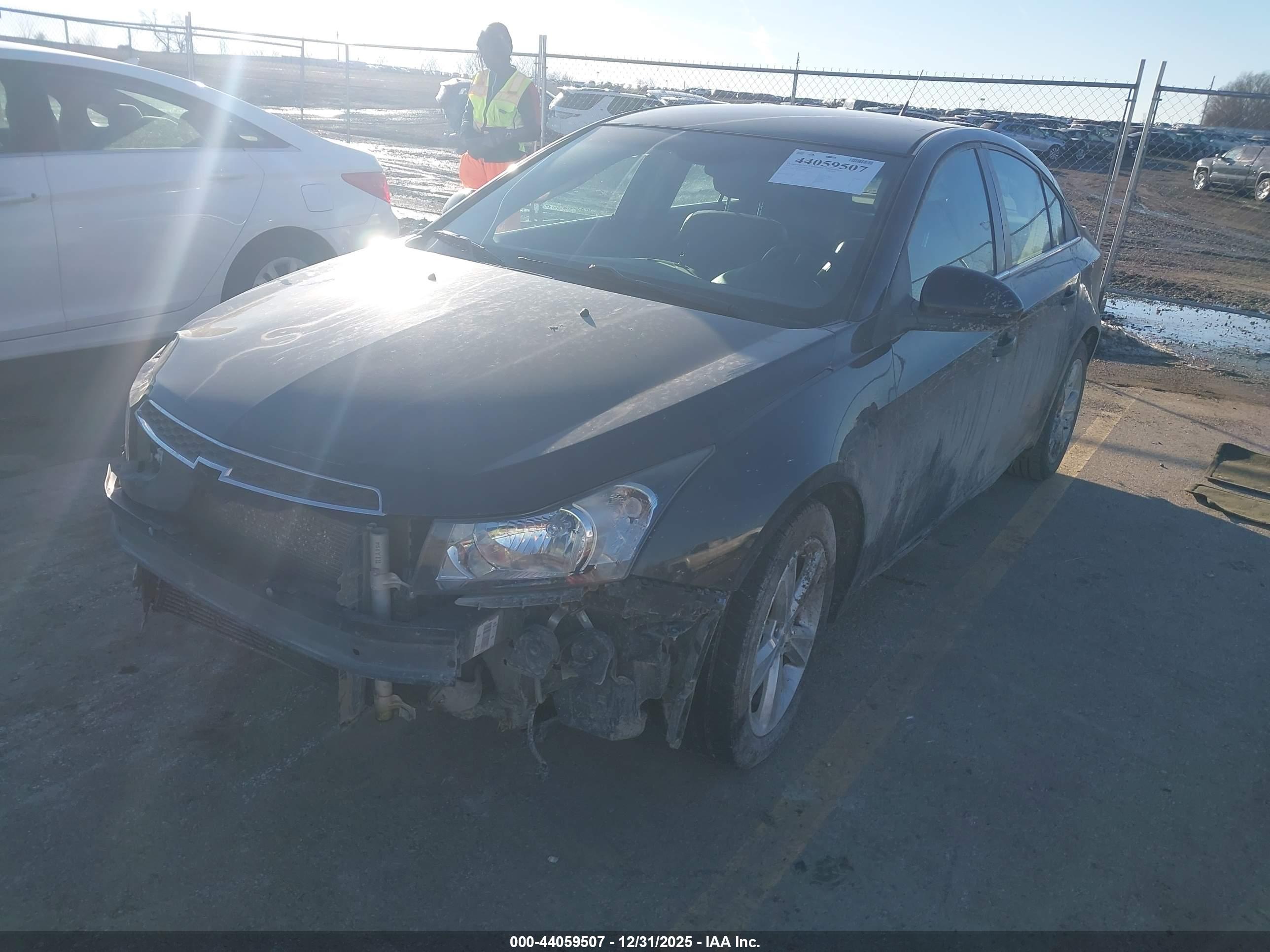CHEVROLET CRUZE image 2
