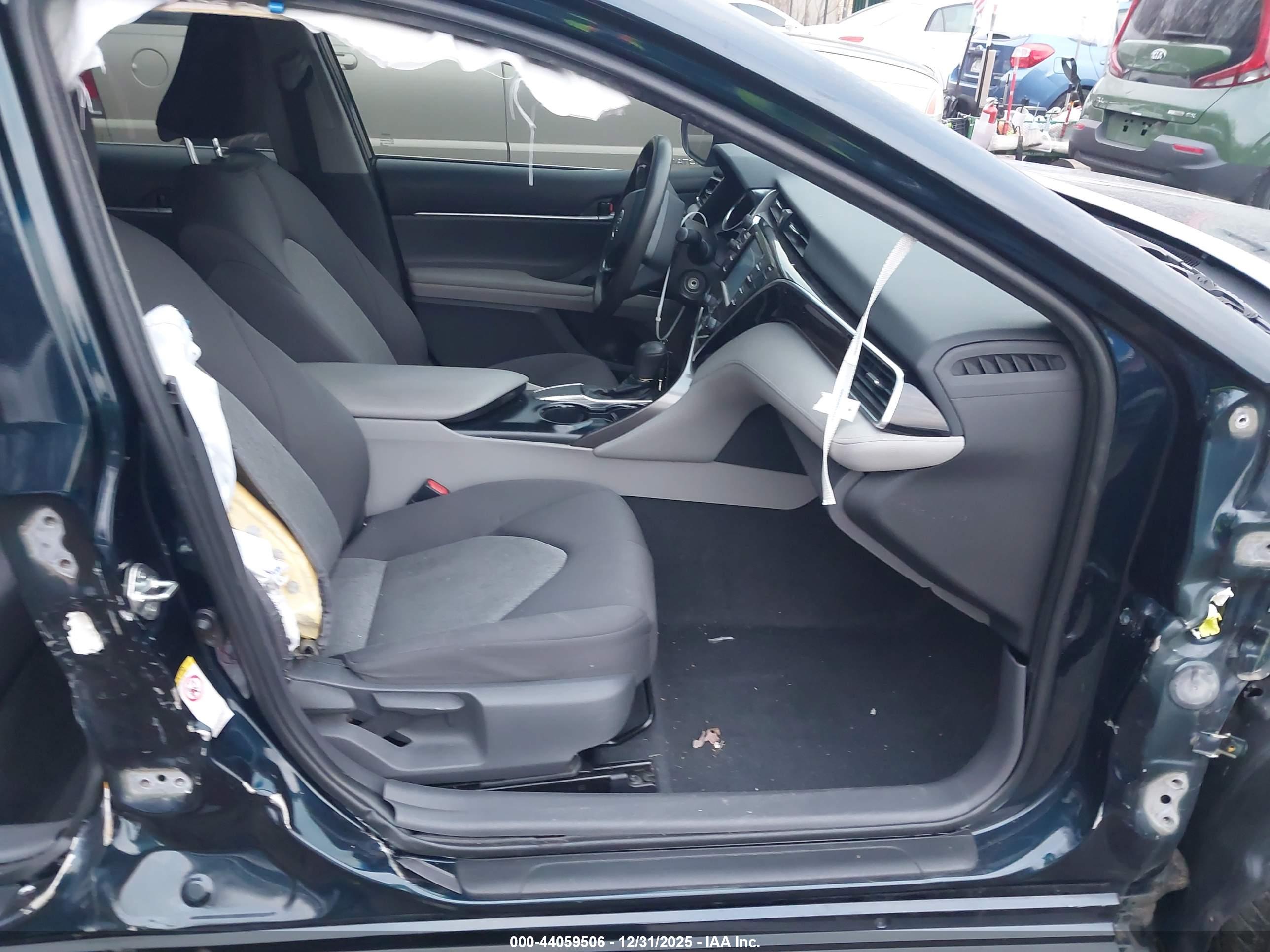 TOYOTA CAMRY image 5
