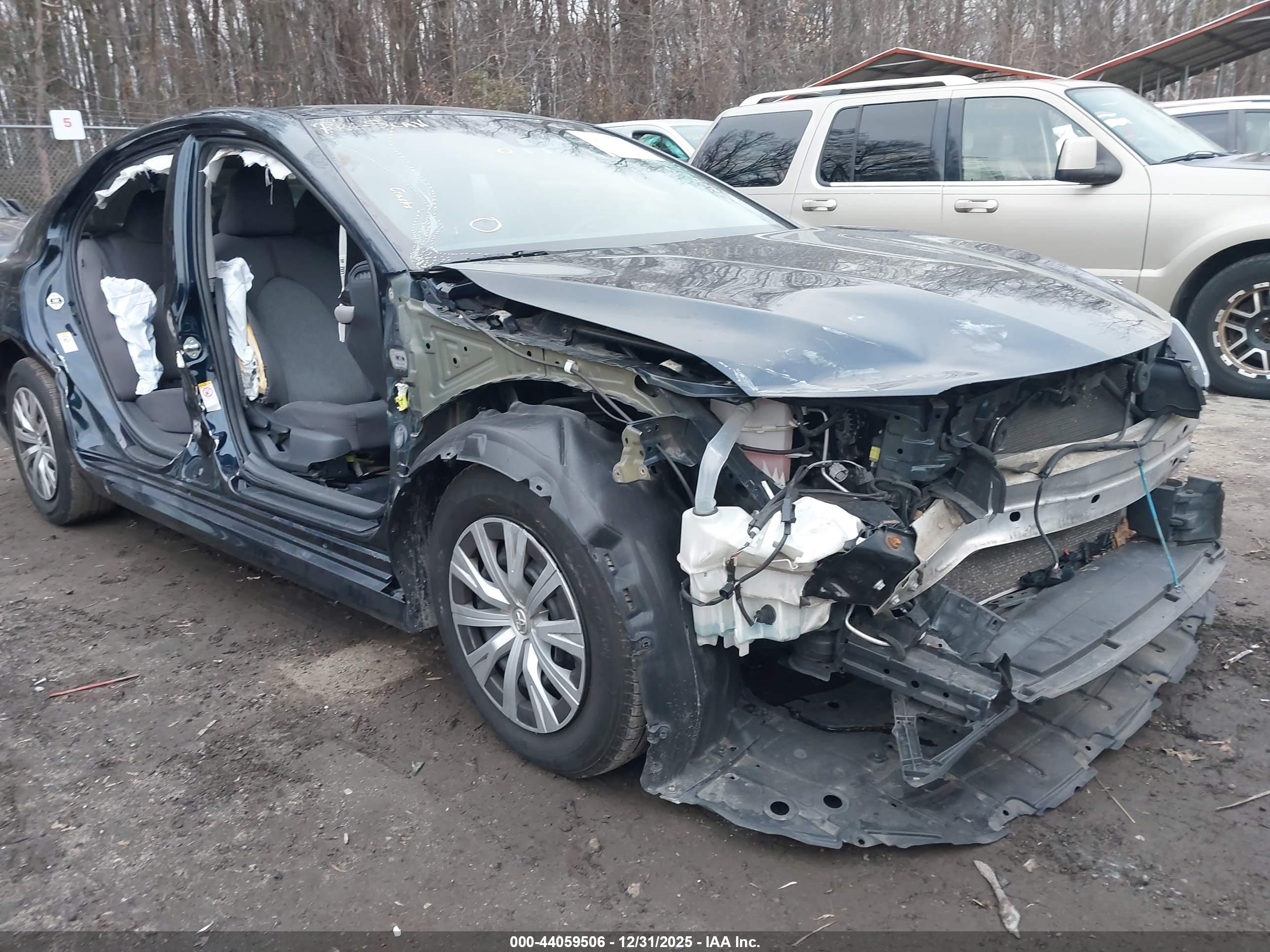 TOYOTA CAMRY image 6