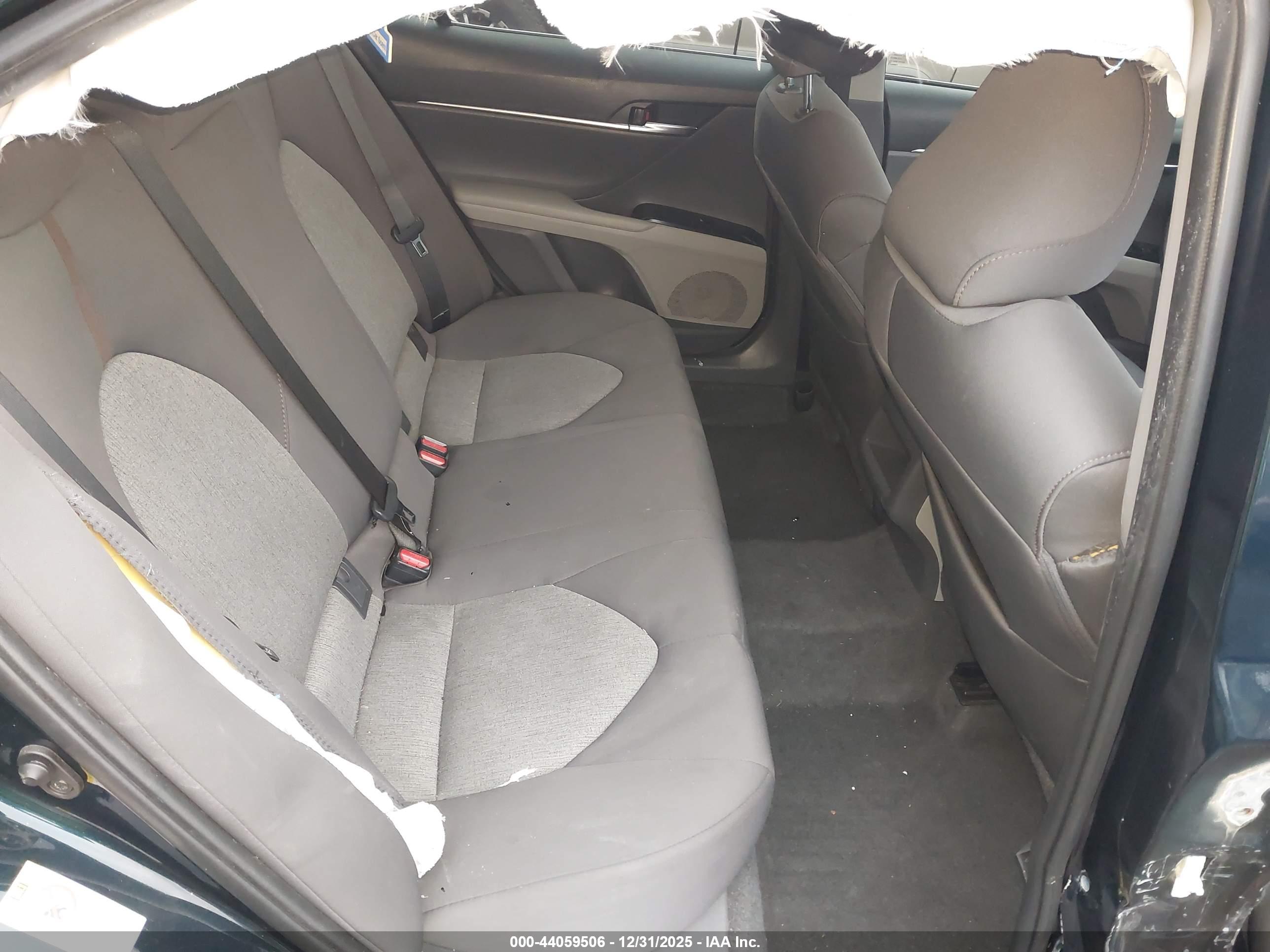 TOYOTA CAMRY image 8