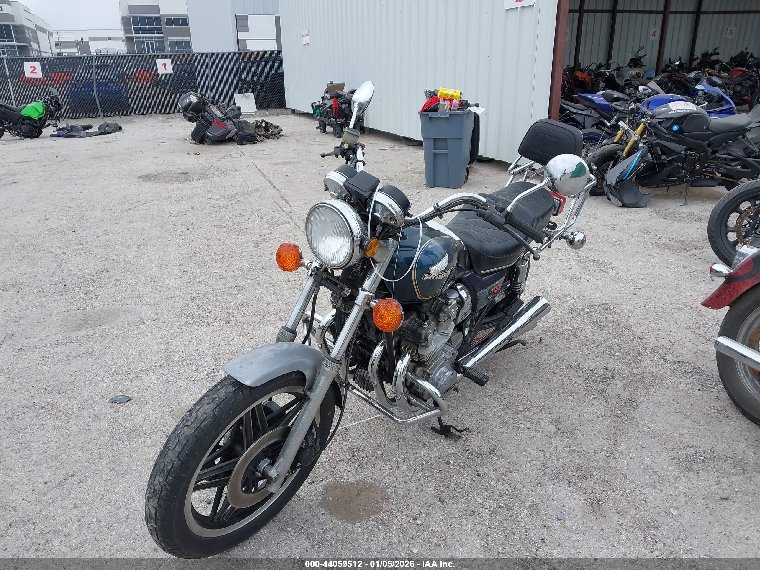 HONDA CB750 image 2