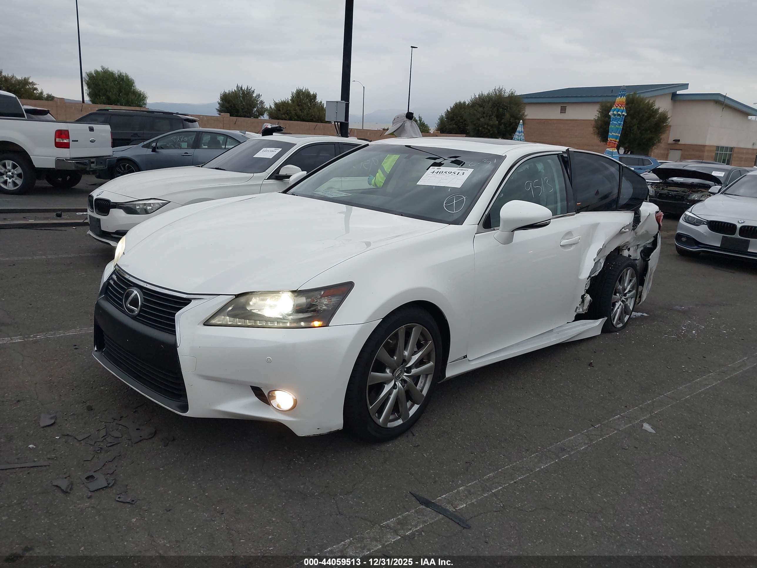 LEXUS GS image 2