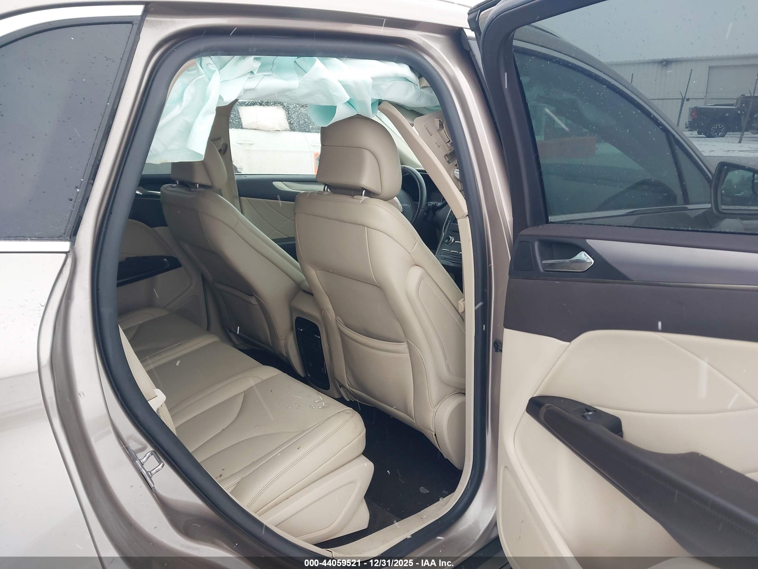 LINCOLN MKC image 8