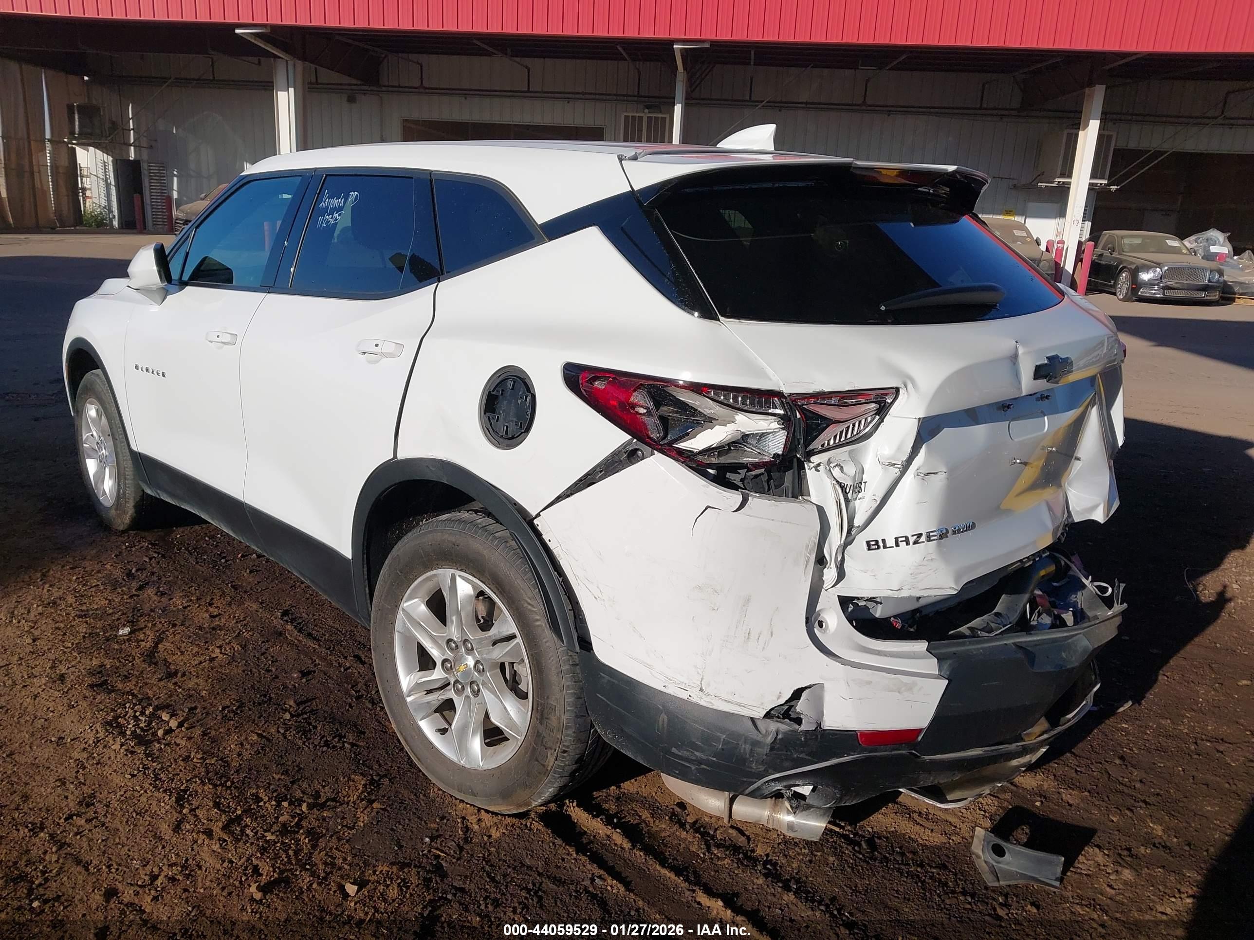 CHEVROLET BLAZER image 3