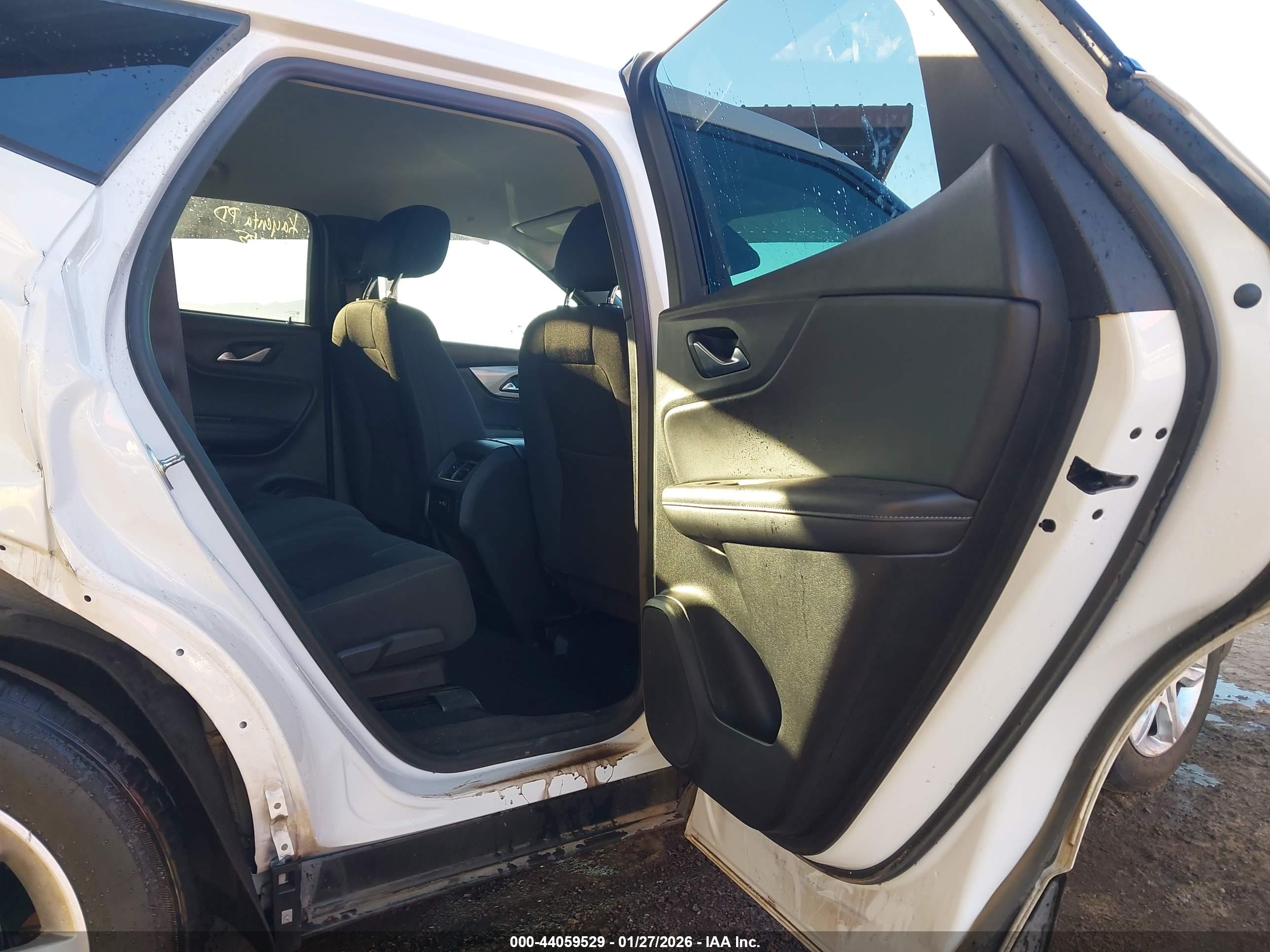 CHEVROLET BLAZER image 8