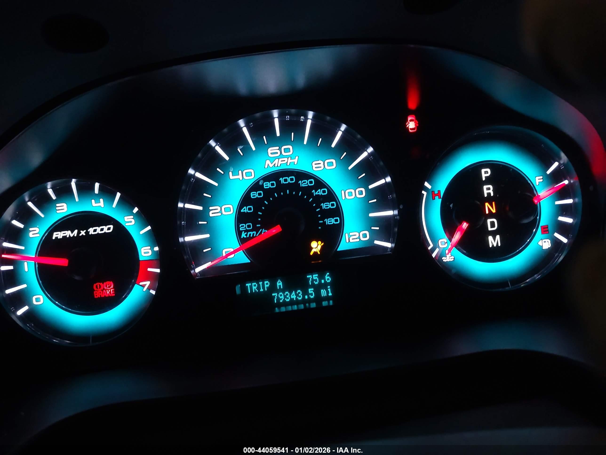 FORD FUSION image 7