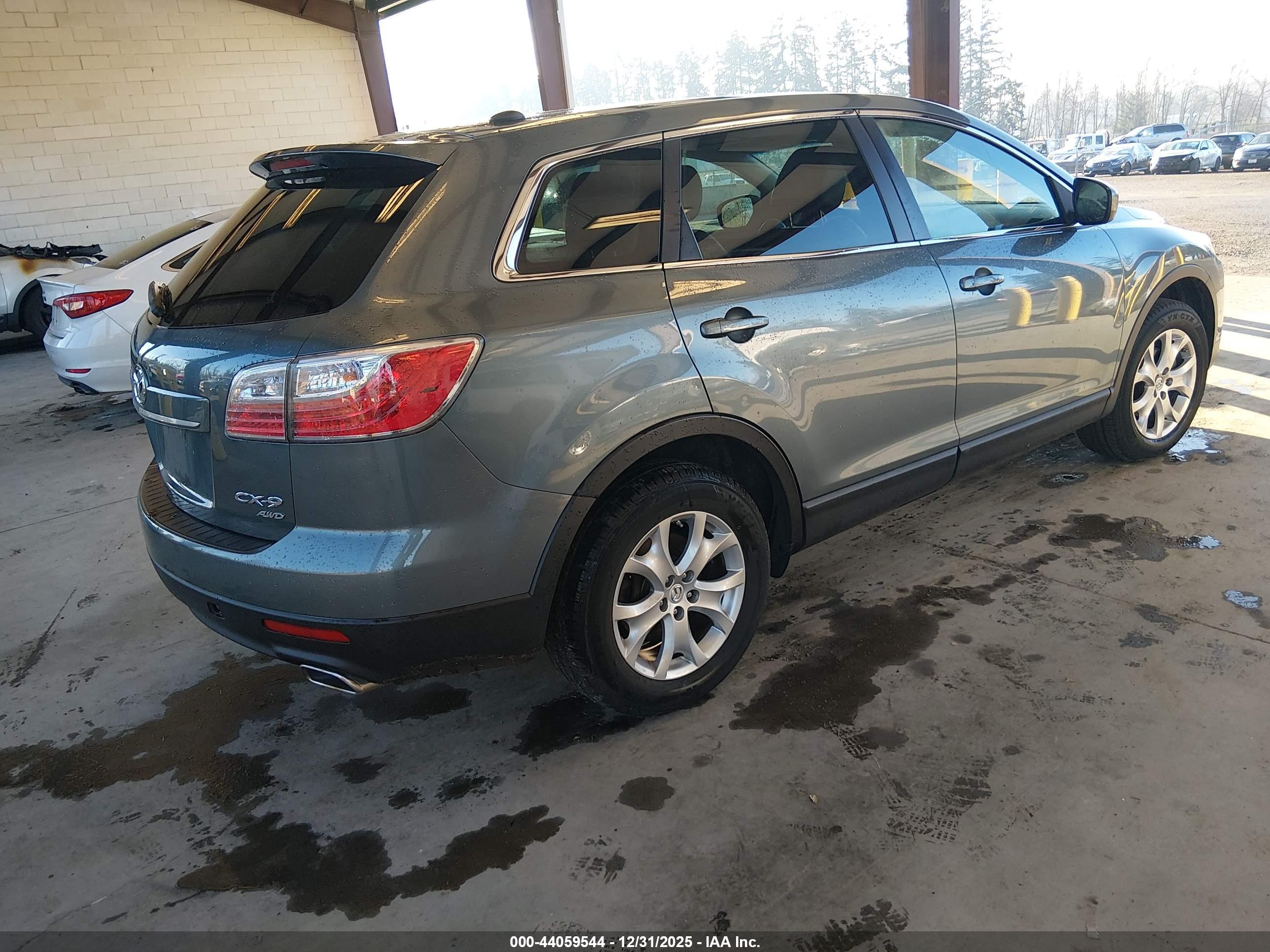 MAZDA CX-9 image 4