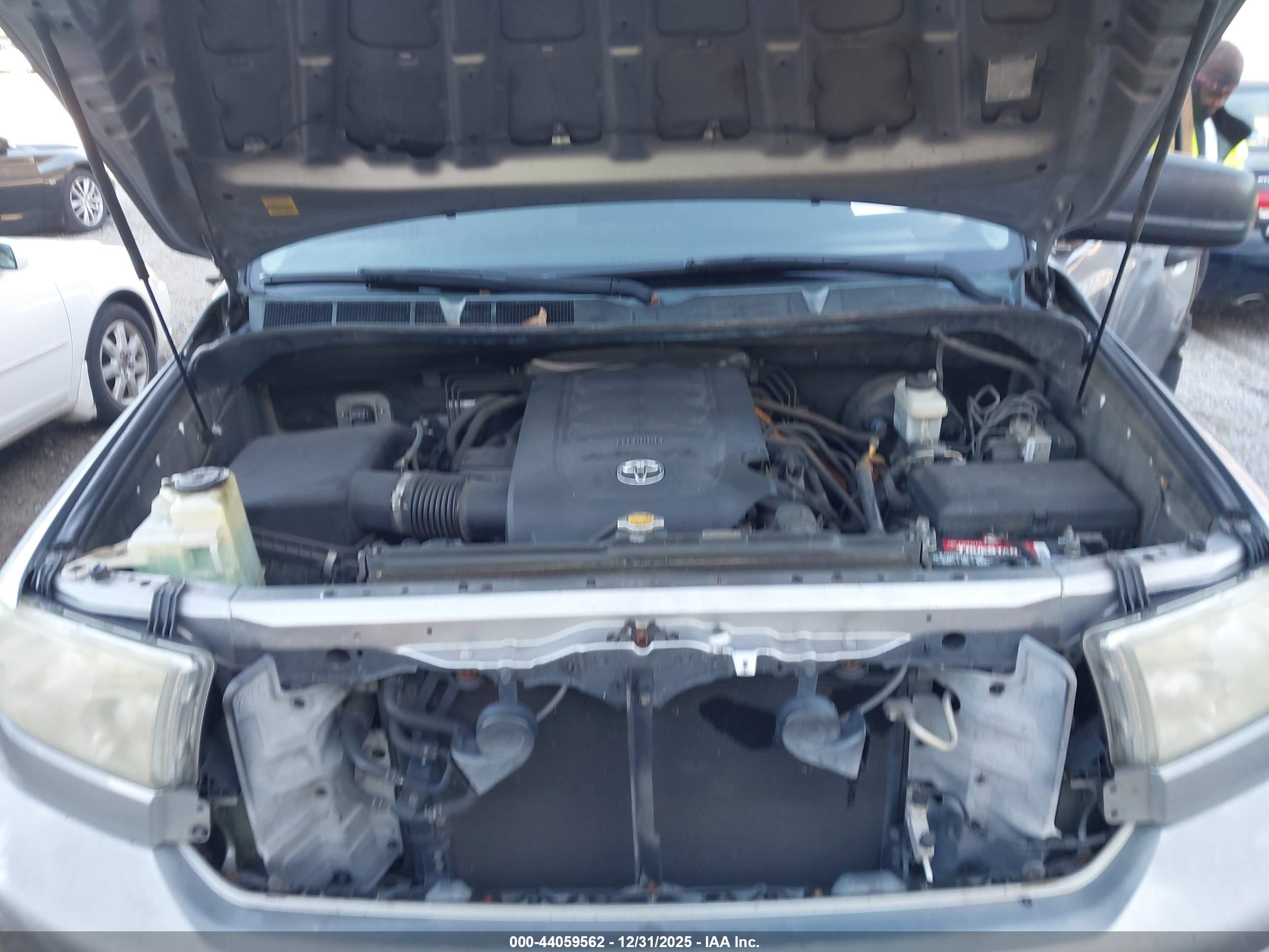 TOYOTA TUNDRA image 10