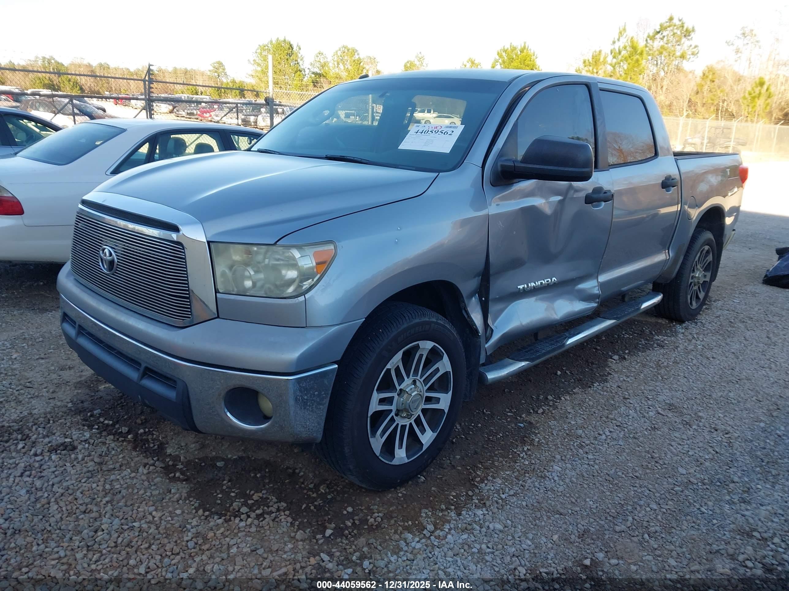 TOYOTA TUNDRA image 2
