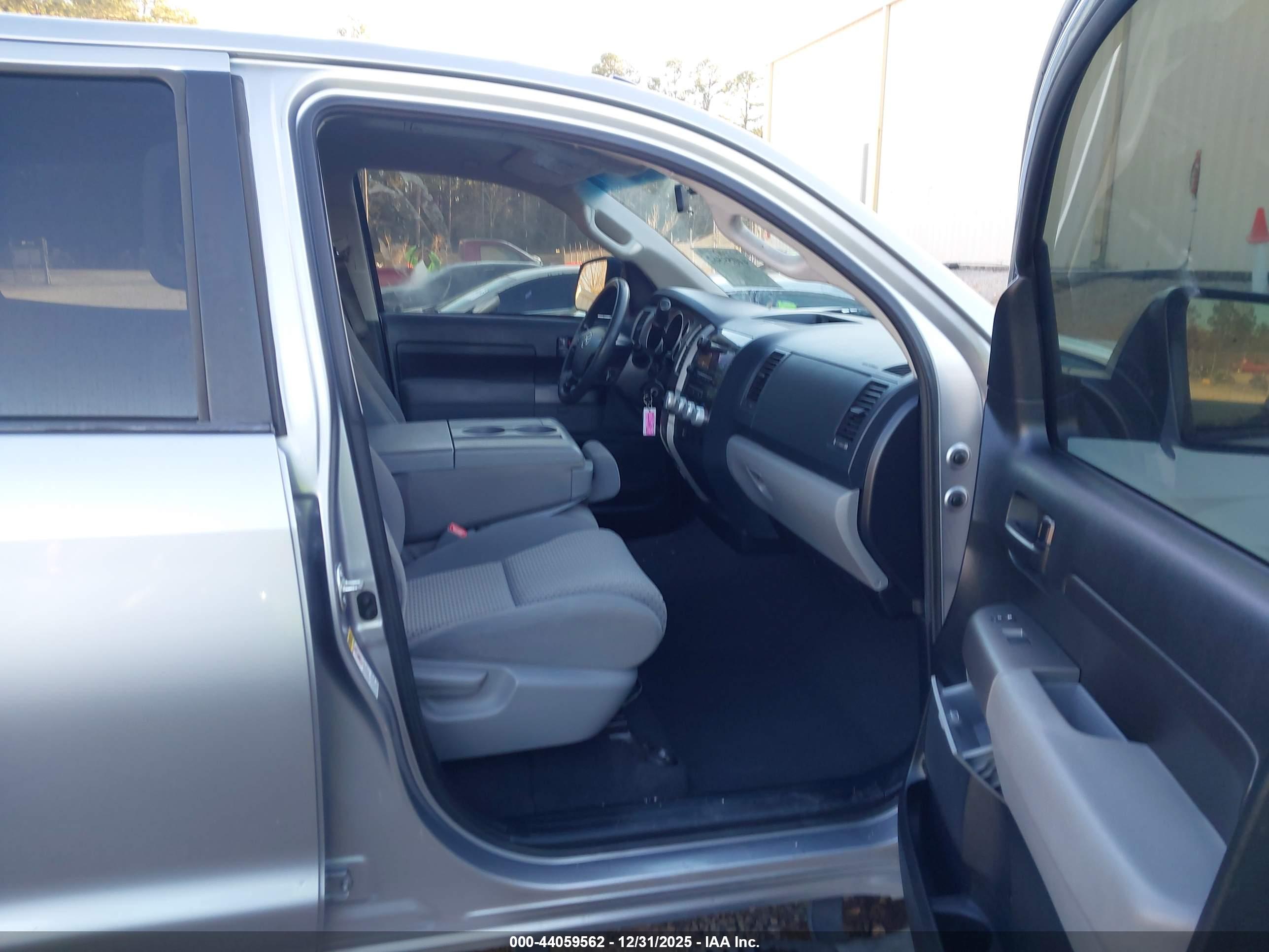 TOYOTA TUNDRA image 5