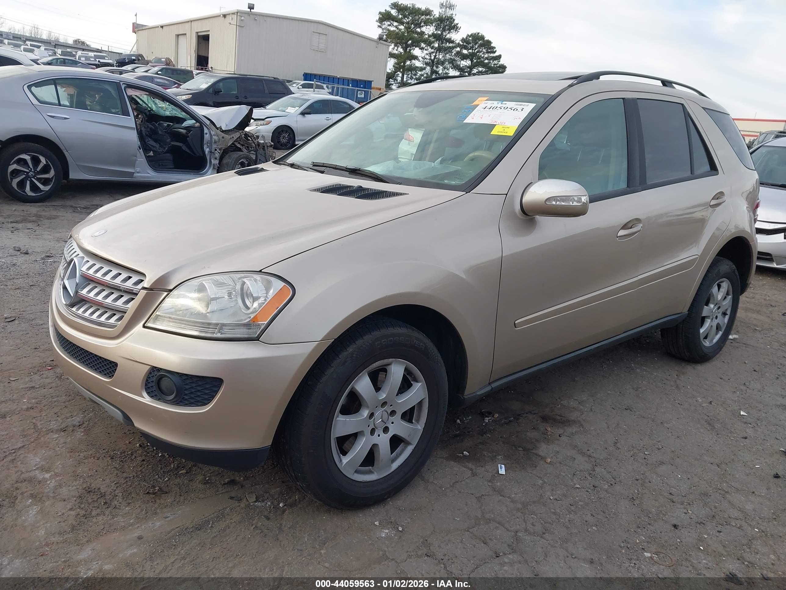 MERCEDES-BENZ ML image 2