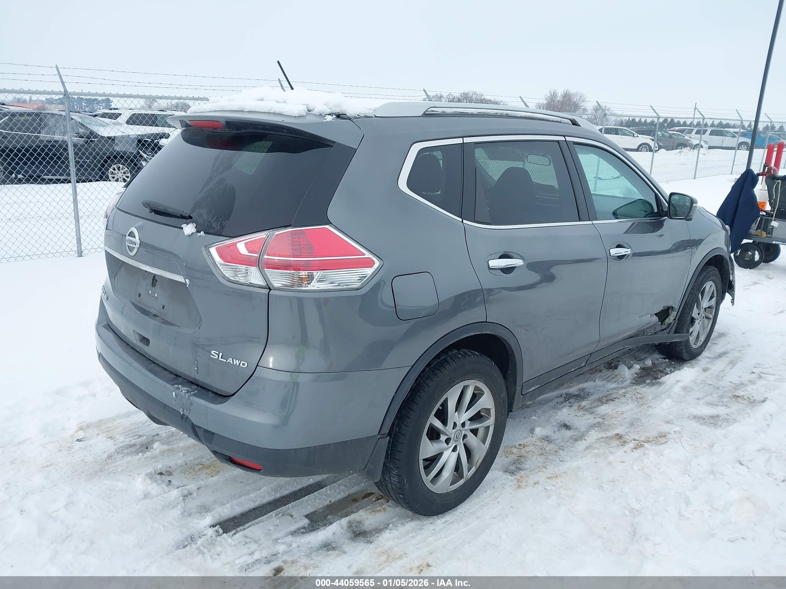 NISSAN ROGUE image 4