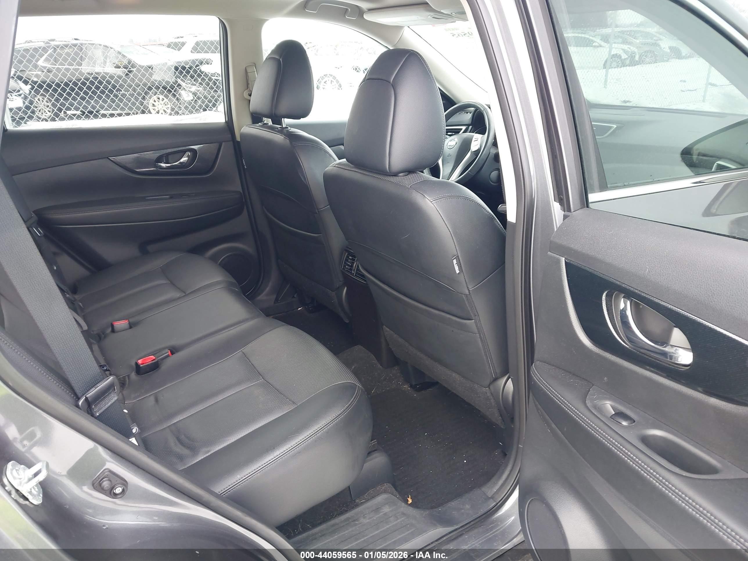 NISSAN ROGUE image 8