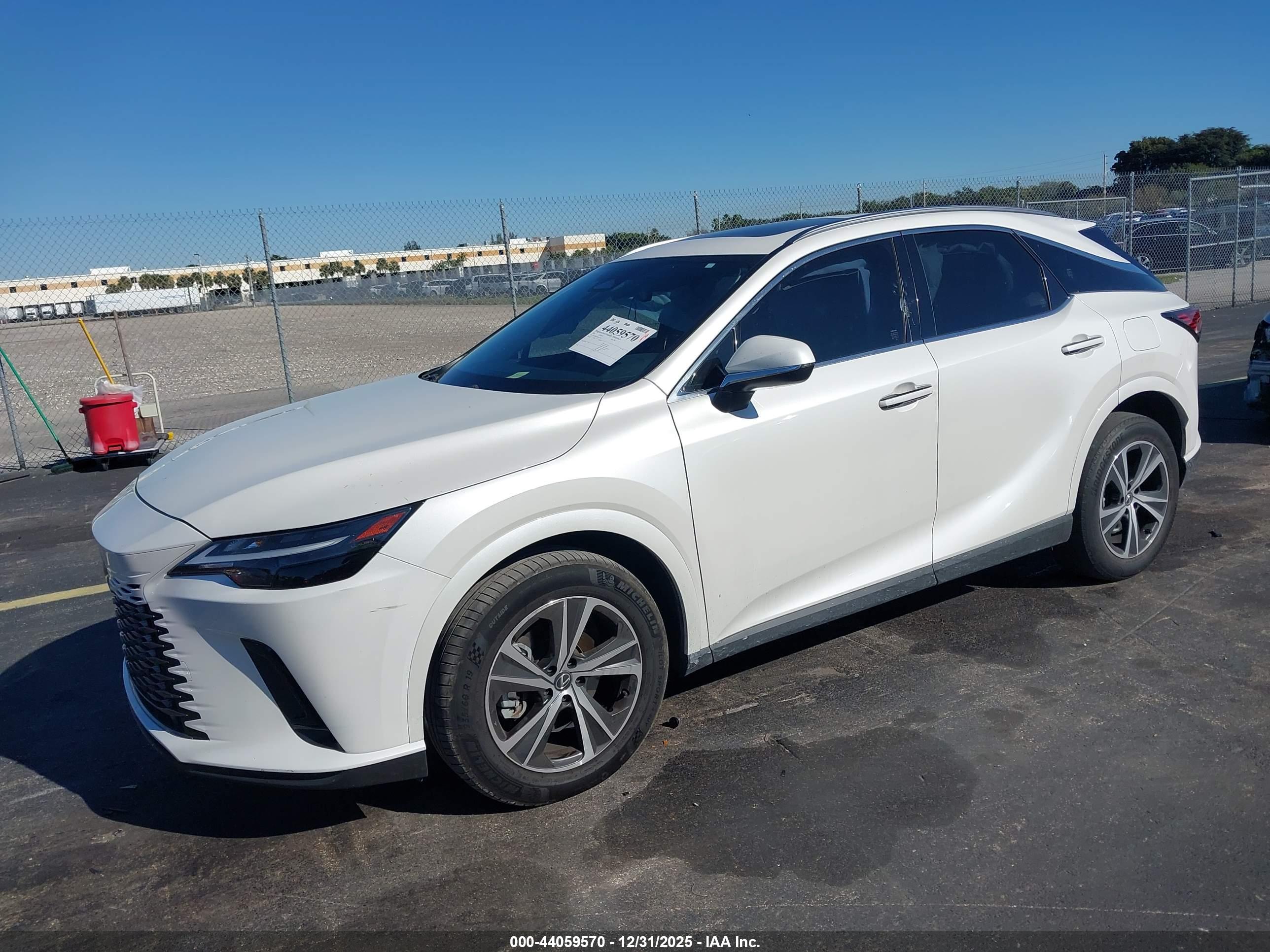 LEXUS RX image 2