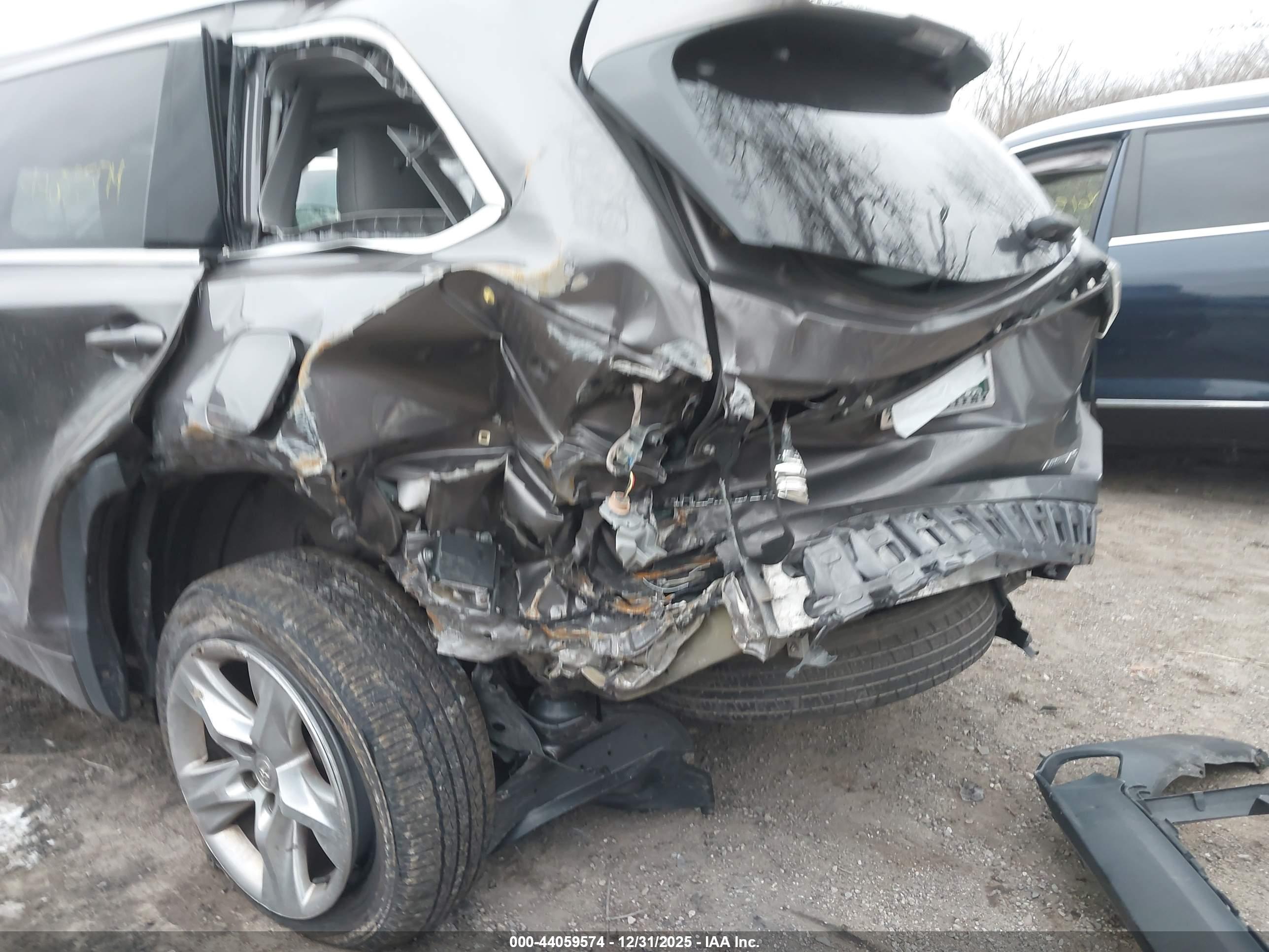 TOYOTA HIGHLANDER image 6