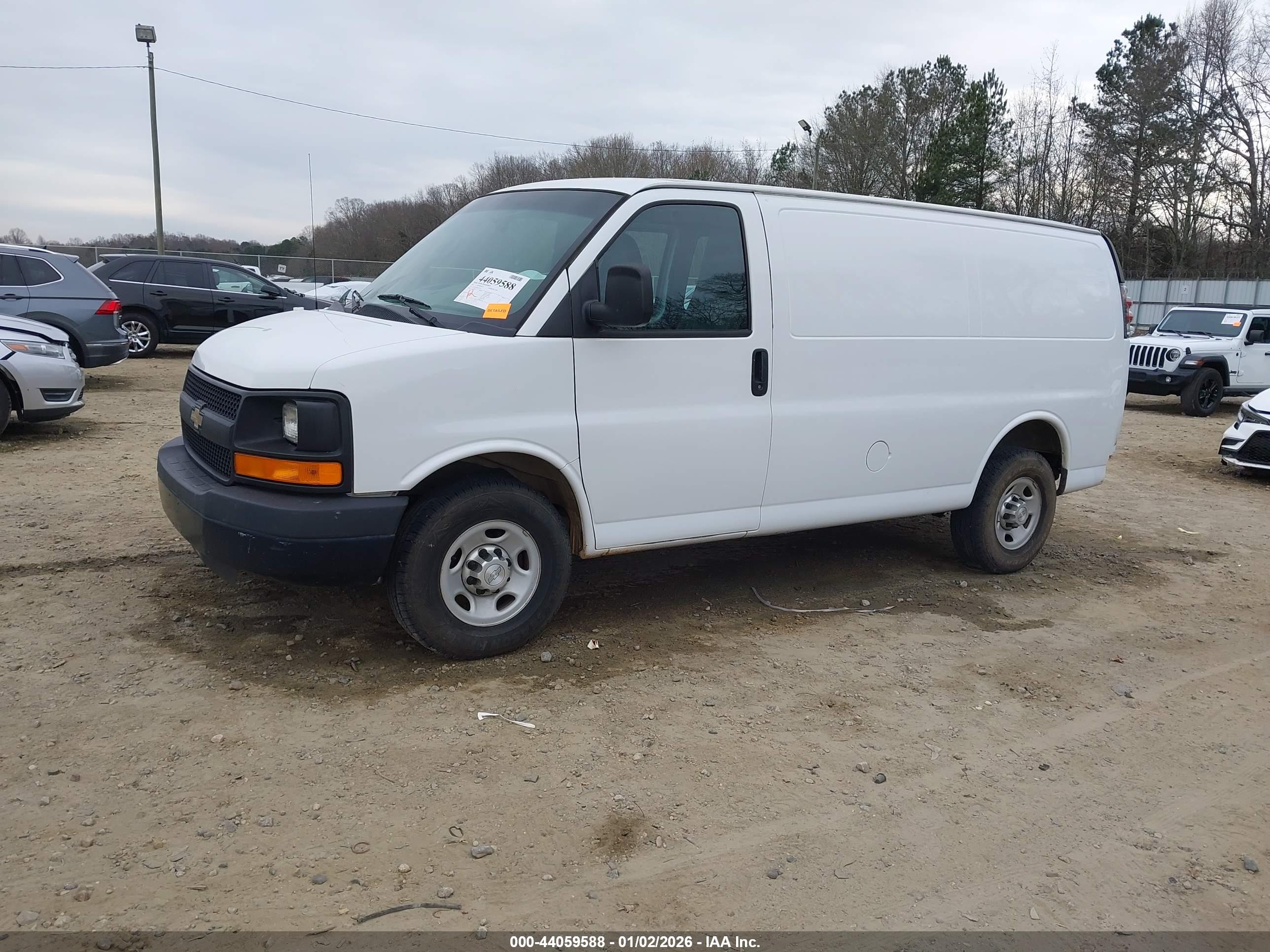 CHEVROLET EXPRESS image 2