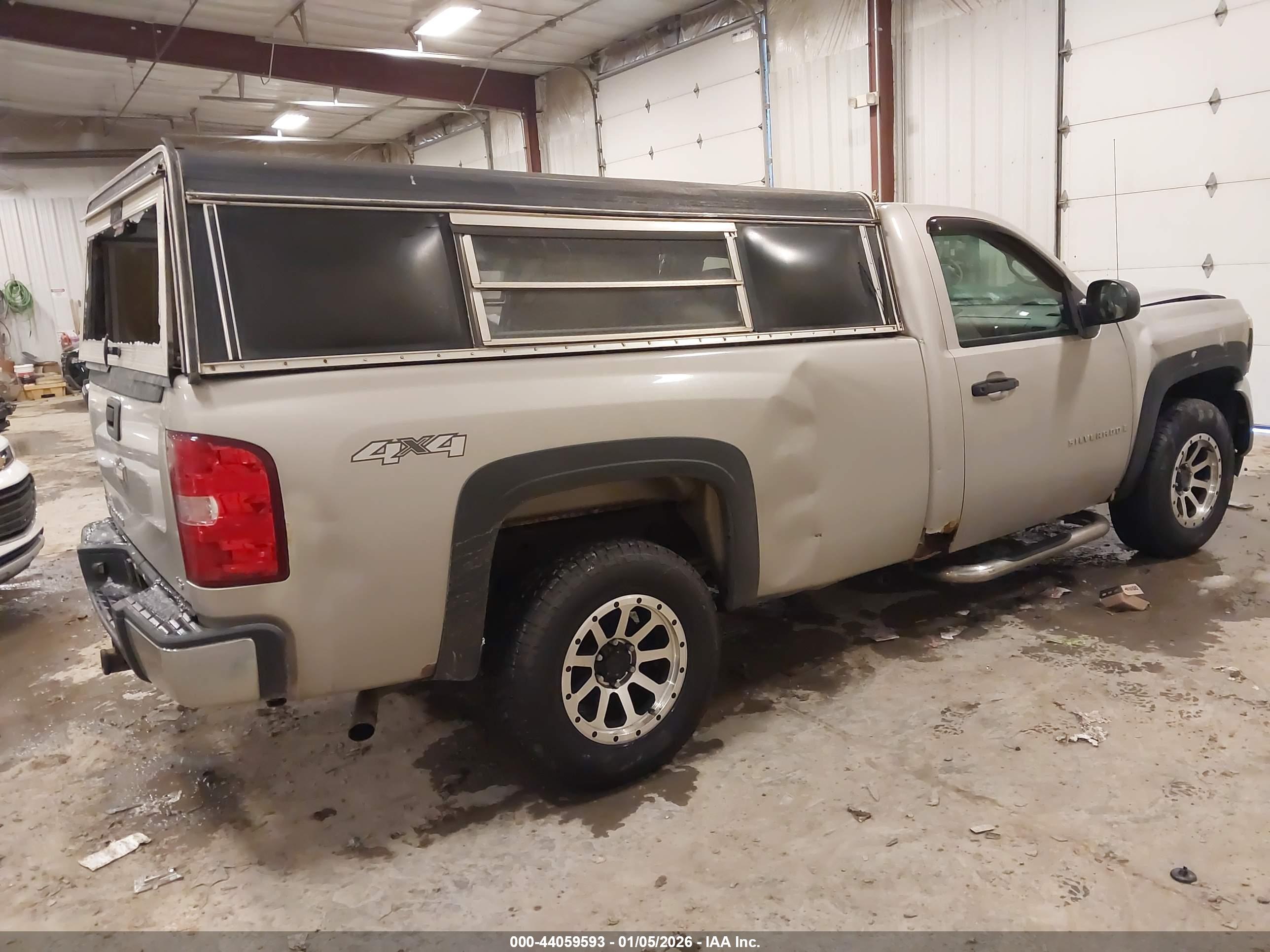CHEVROLET SILVERADO image 4