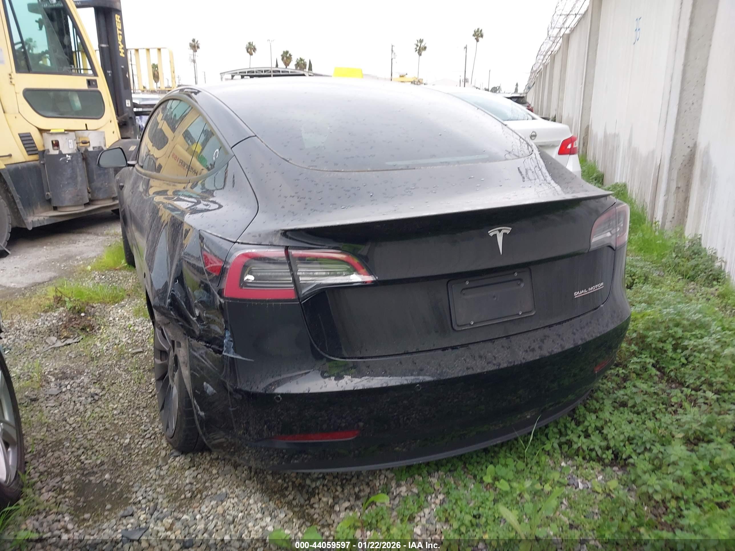 TESLA MODEL image 3