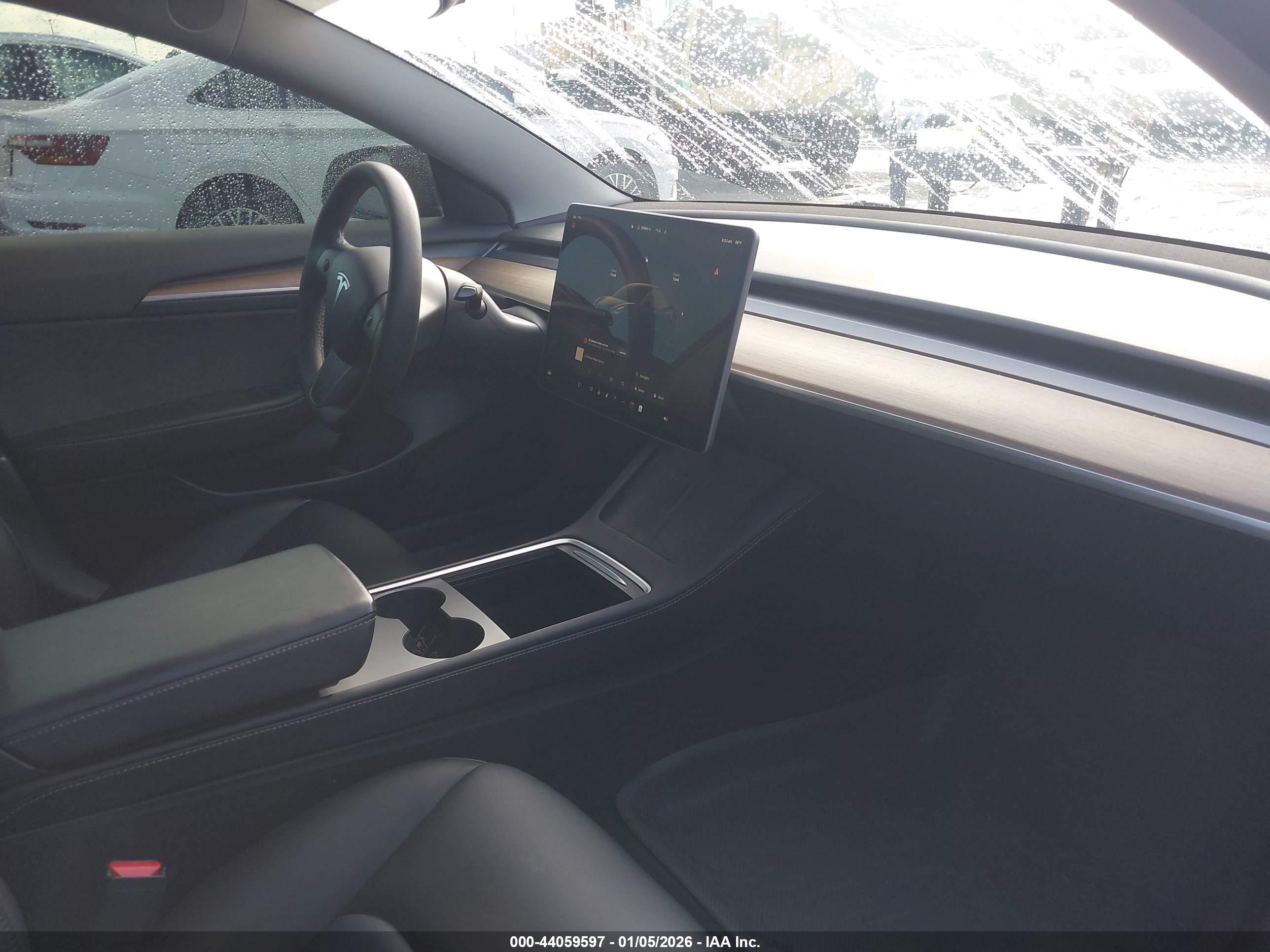 TESLA MODEL image 5